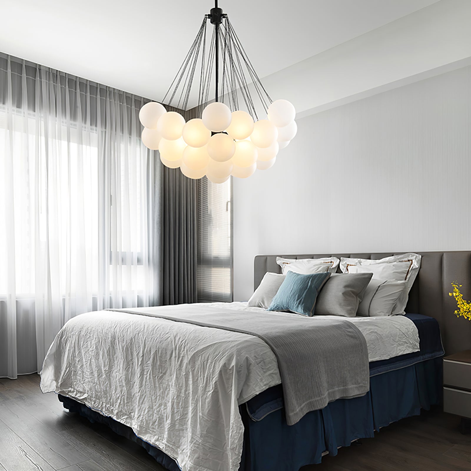 Aloralo Globe Chandelier