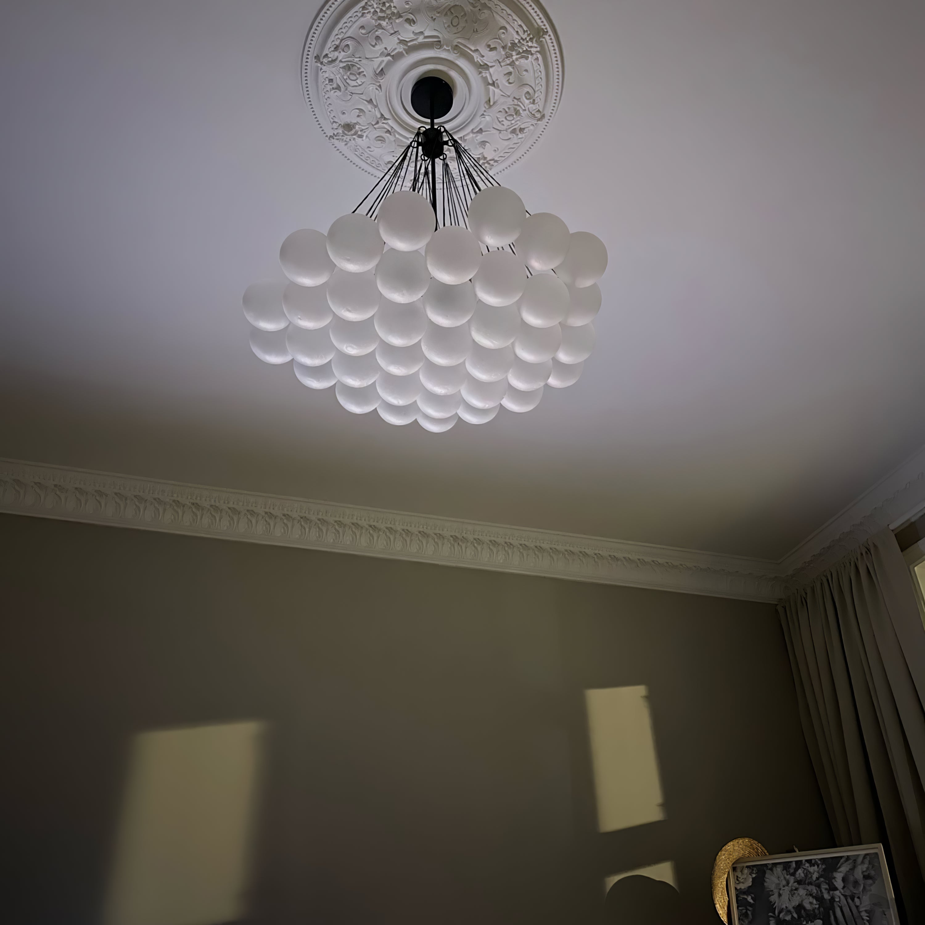 Aloralo Globe Chandelier
