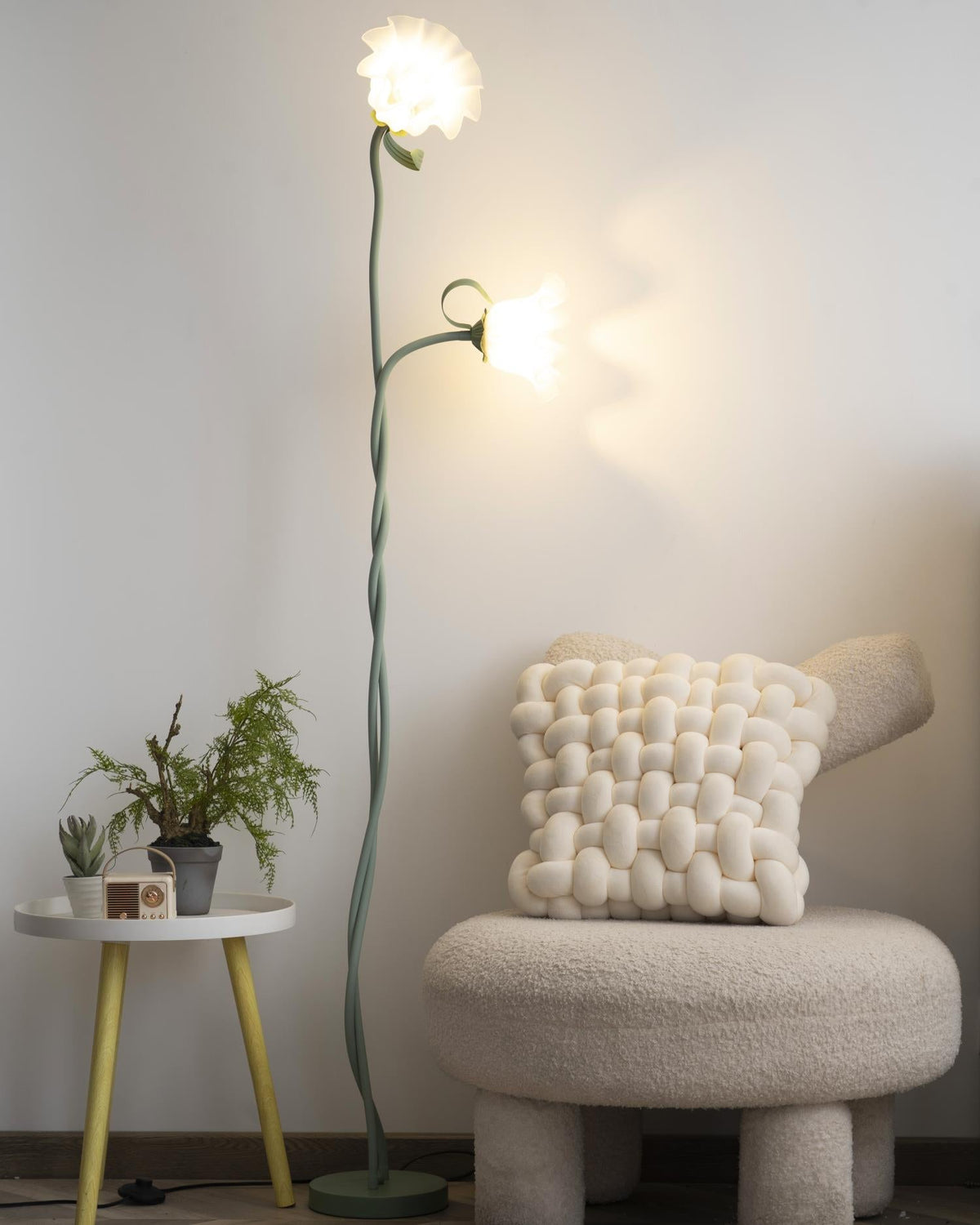 Lavelora Floral Floor Lamp