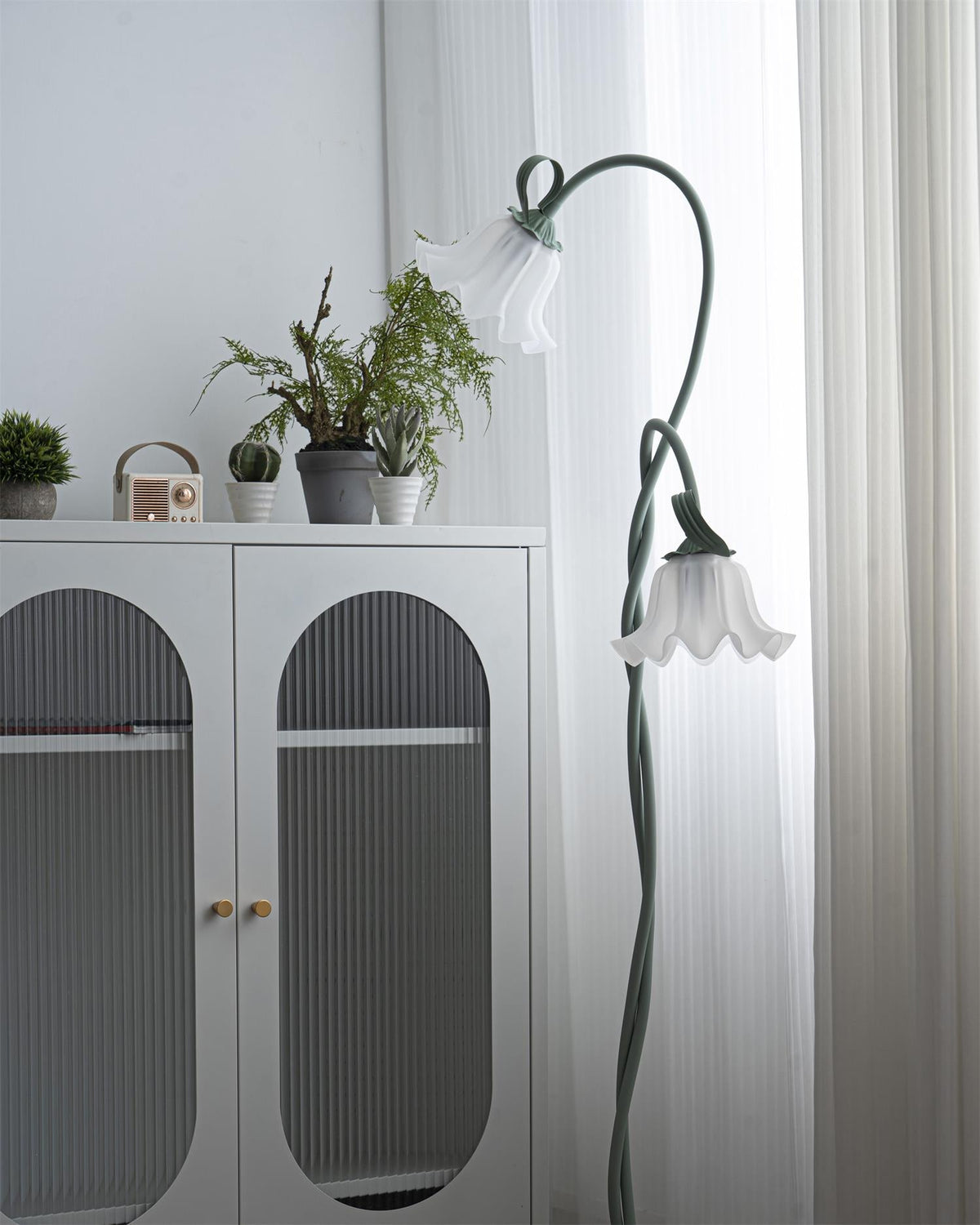 Lavelora Floral Floor Lamp