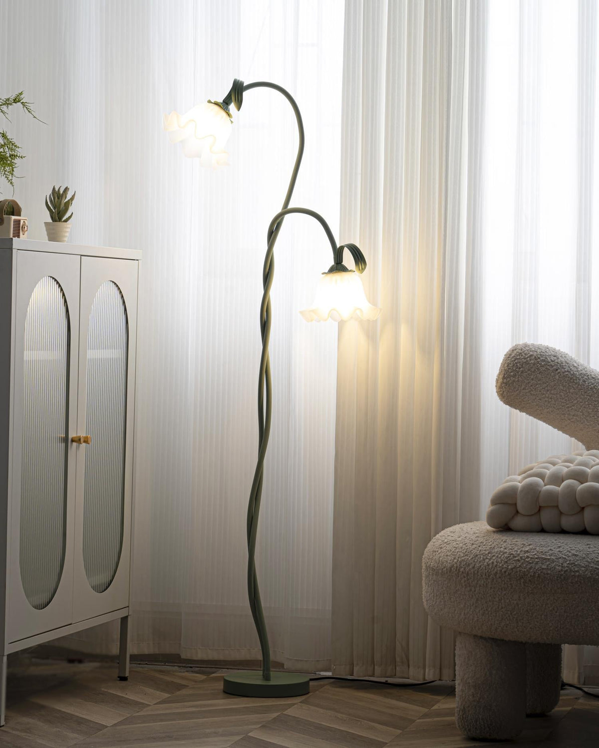 Lavelora Floral Floor Lamp