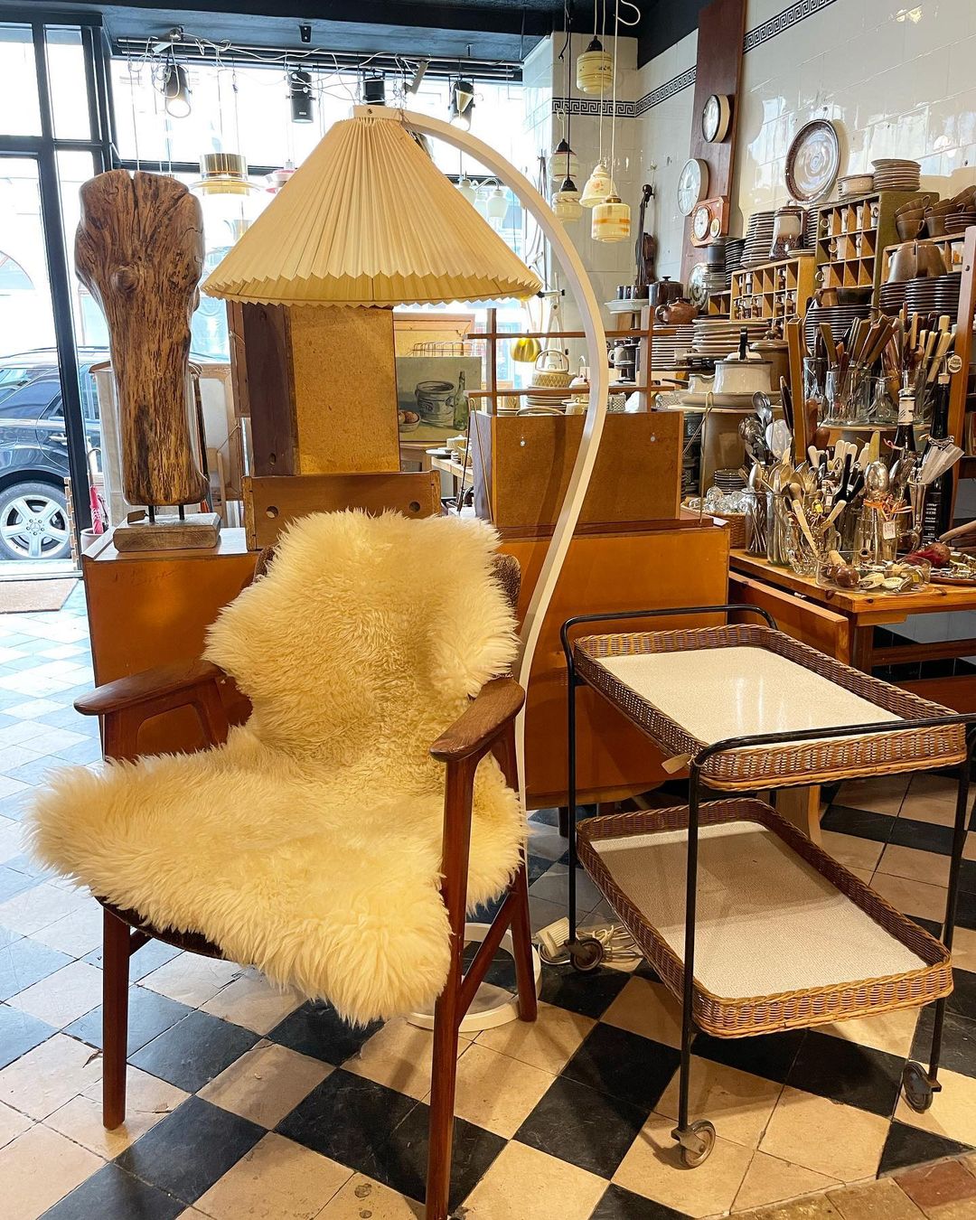 Alella Sculptural Floor Lamp