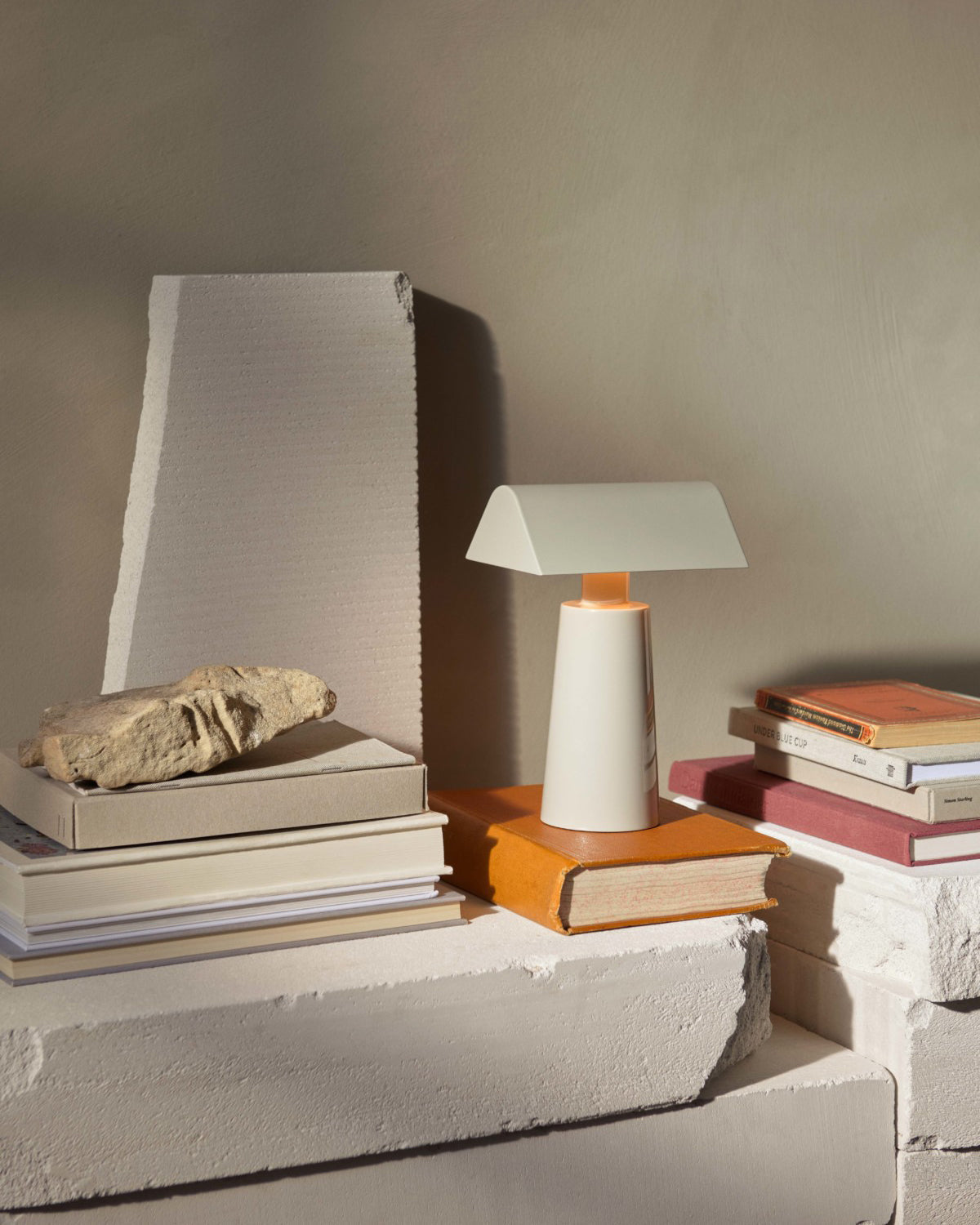 Abento Table Lamp