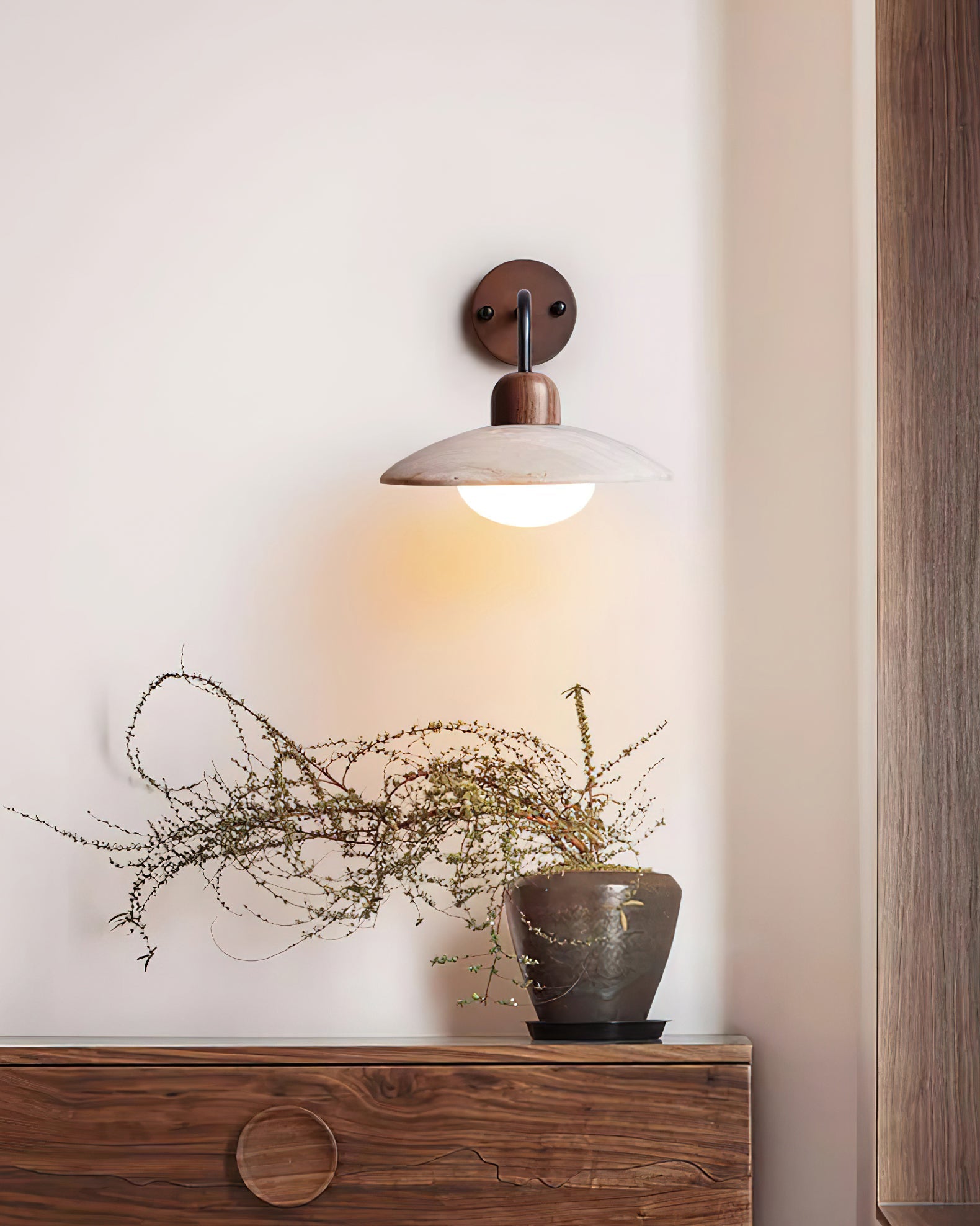 Beleraro Travertine Wall Light