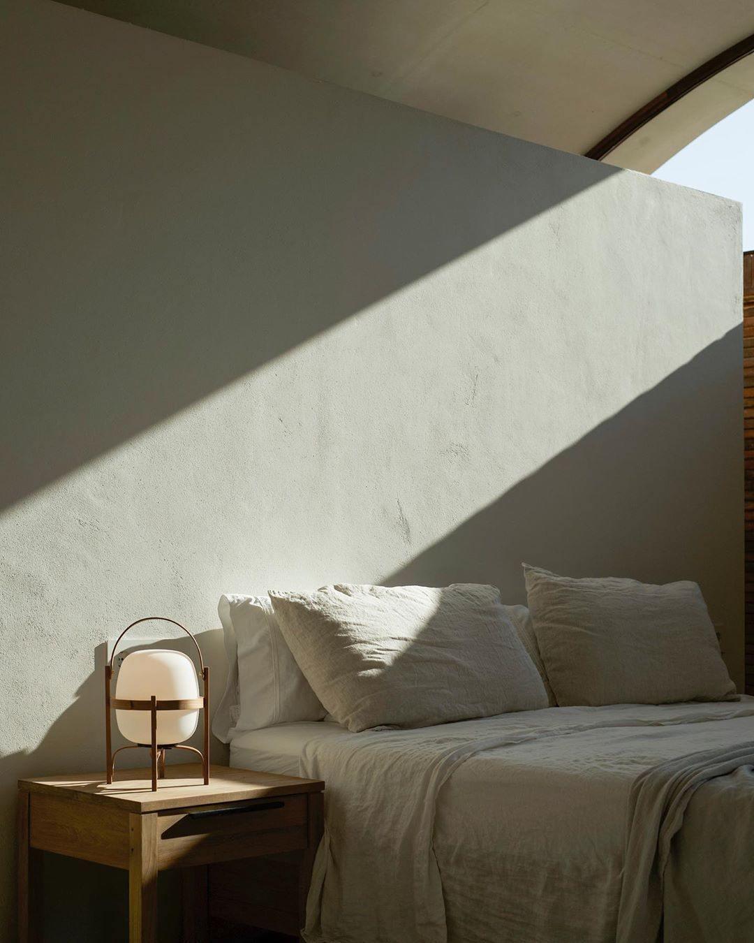 Itovelon Lantern Table Lamp