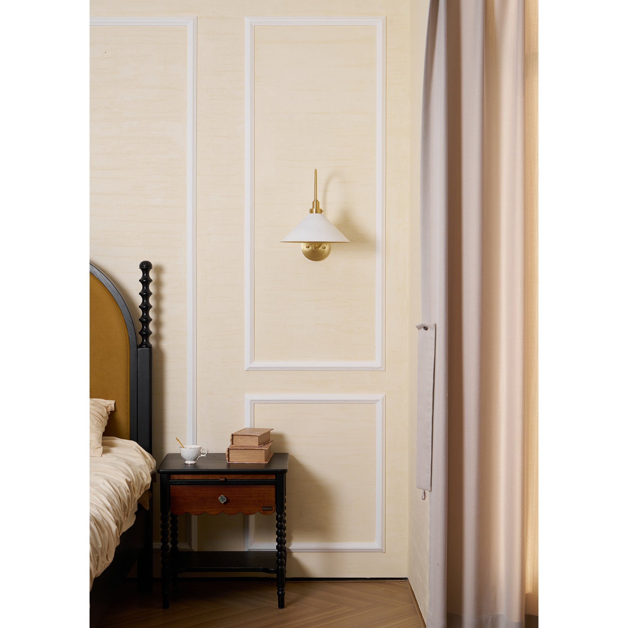 Corelso Classic Wall Light