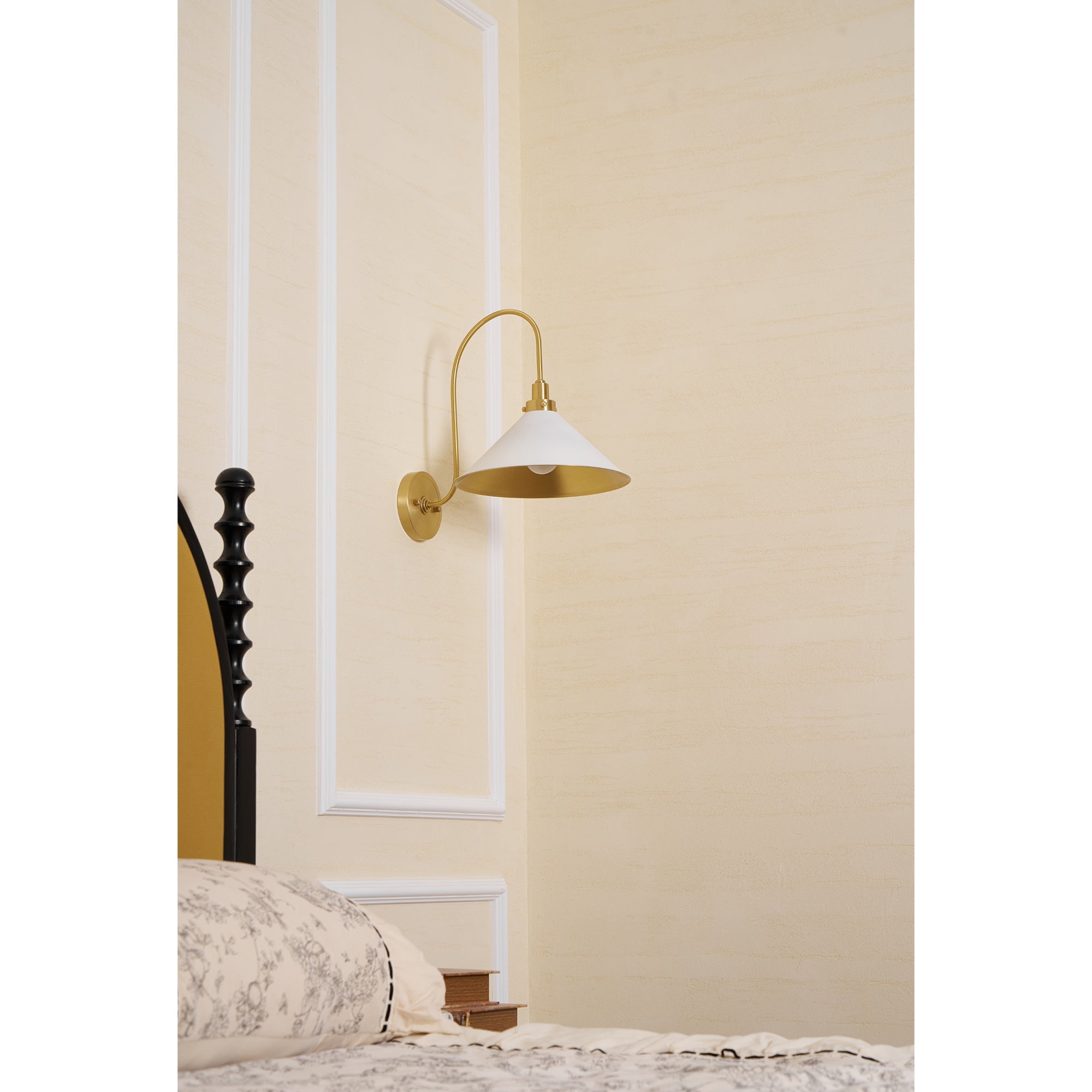 Corelso Classic Wall Light