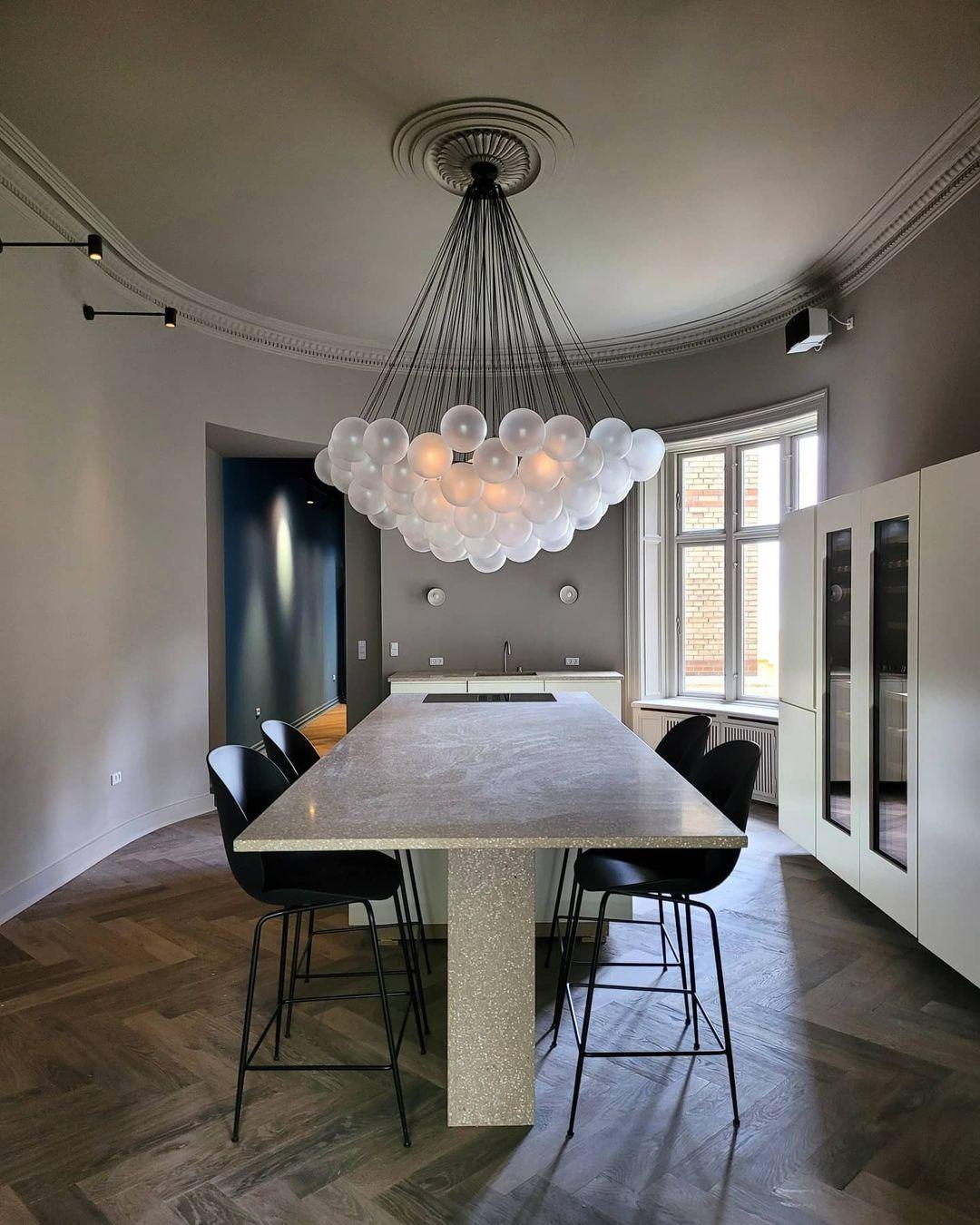 Aloralo Globe Chandelier