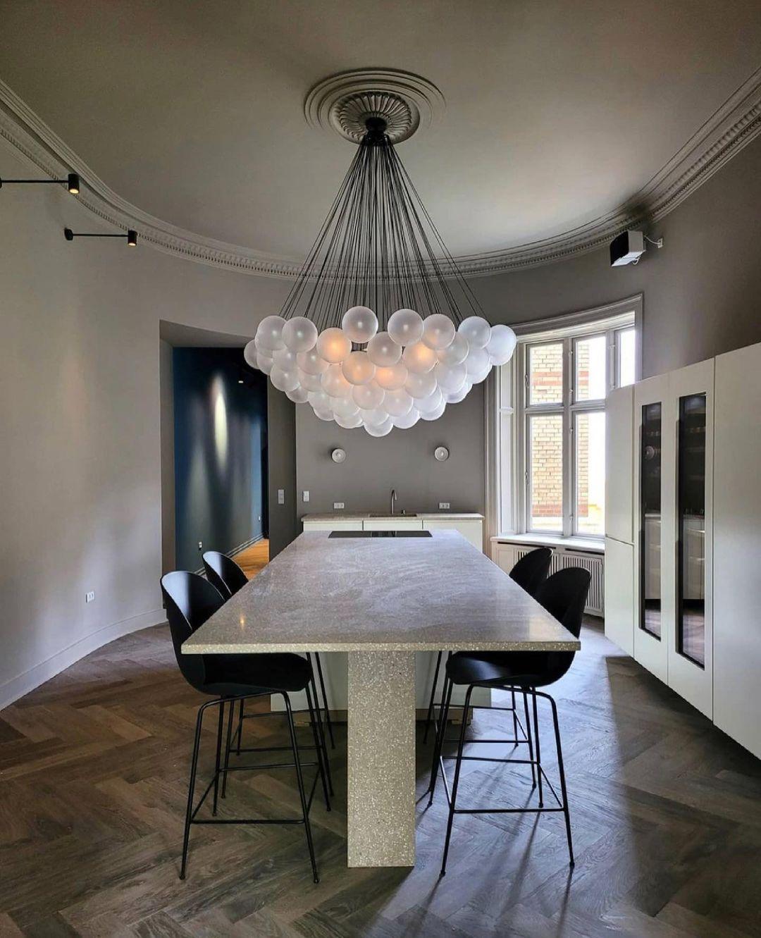 Aloralo Globe Chandelier