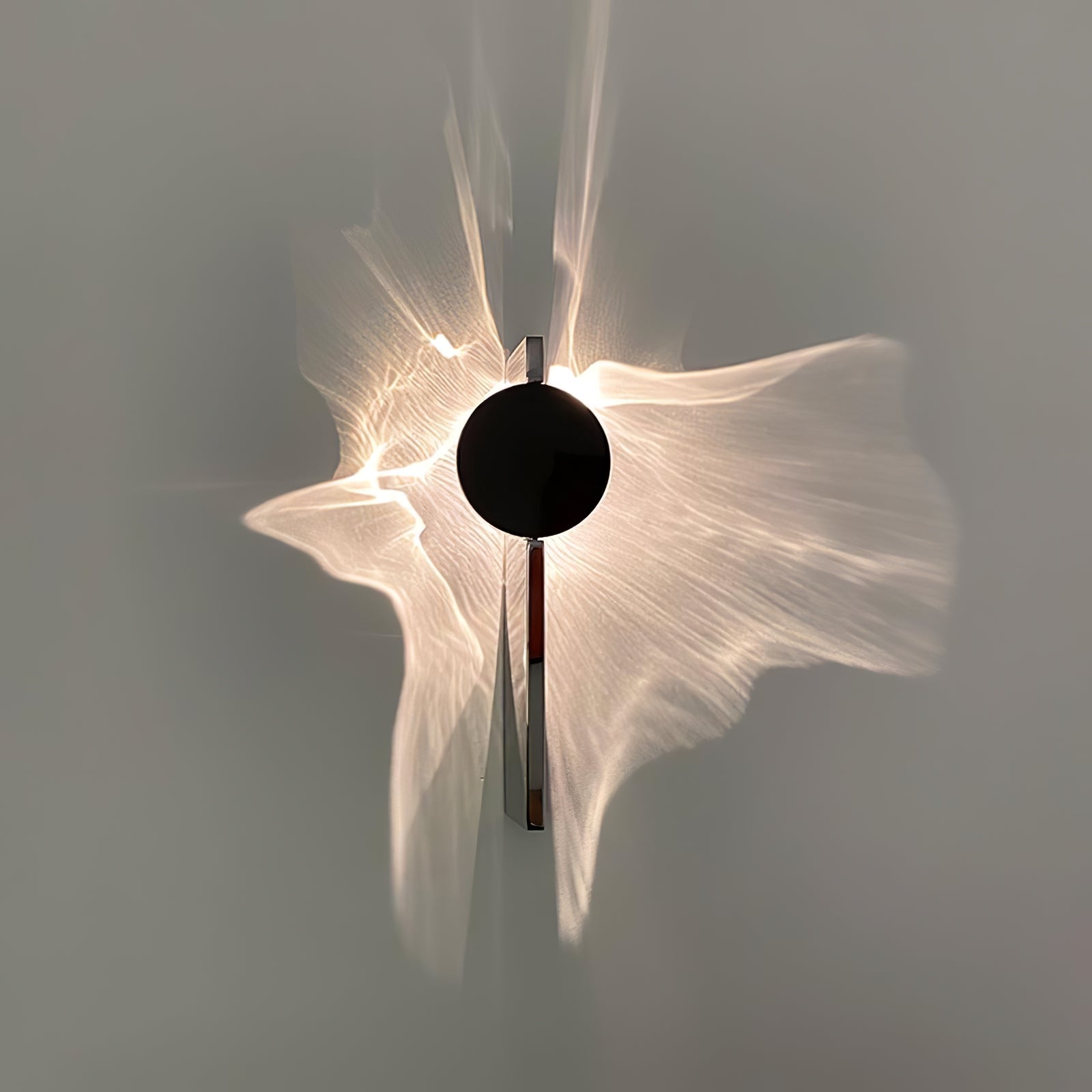 Lomarona Sculptural Wall Light