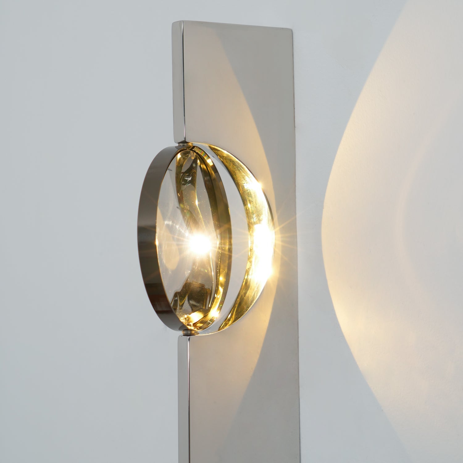 Lomarona Sculptural Wall Light