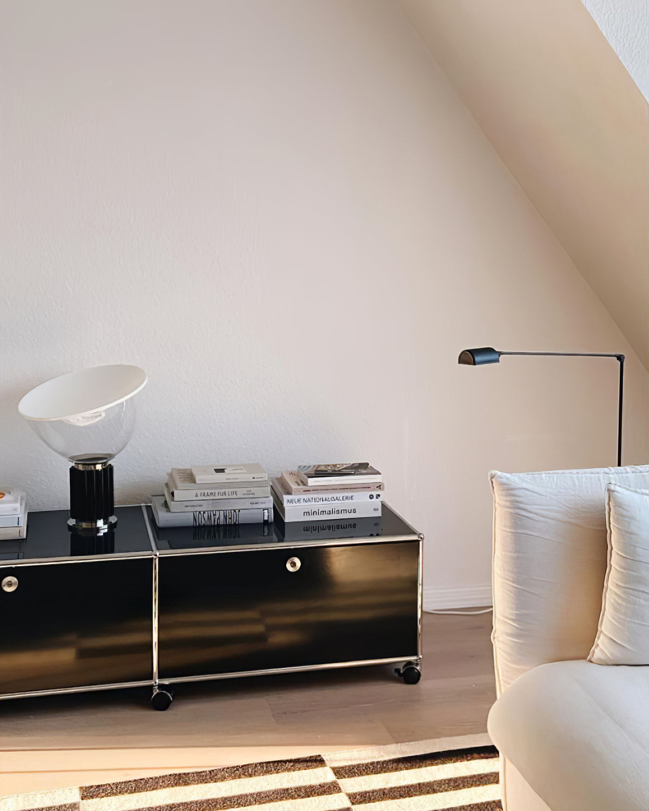 Belderix Floor Lamp
