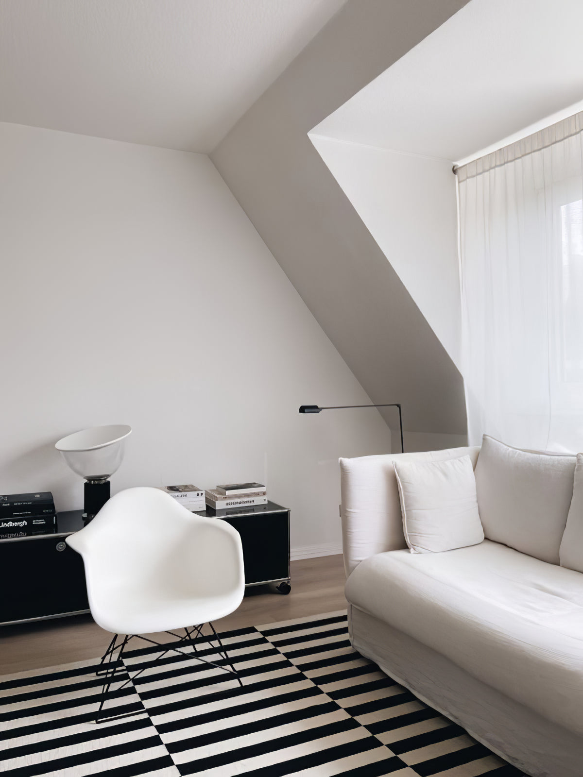 Belderix Floor Lamp