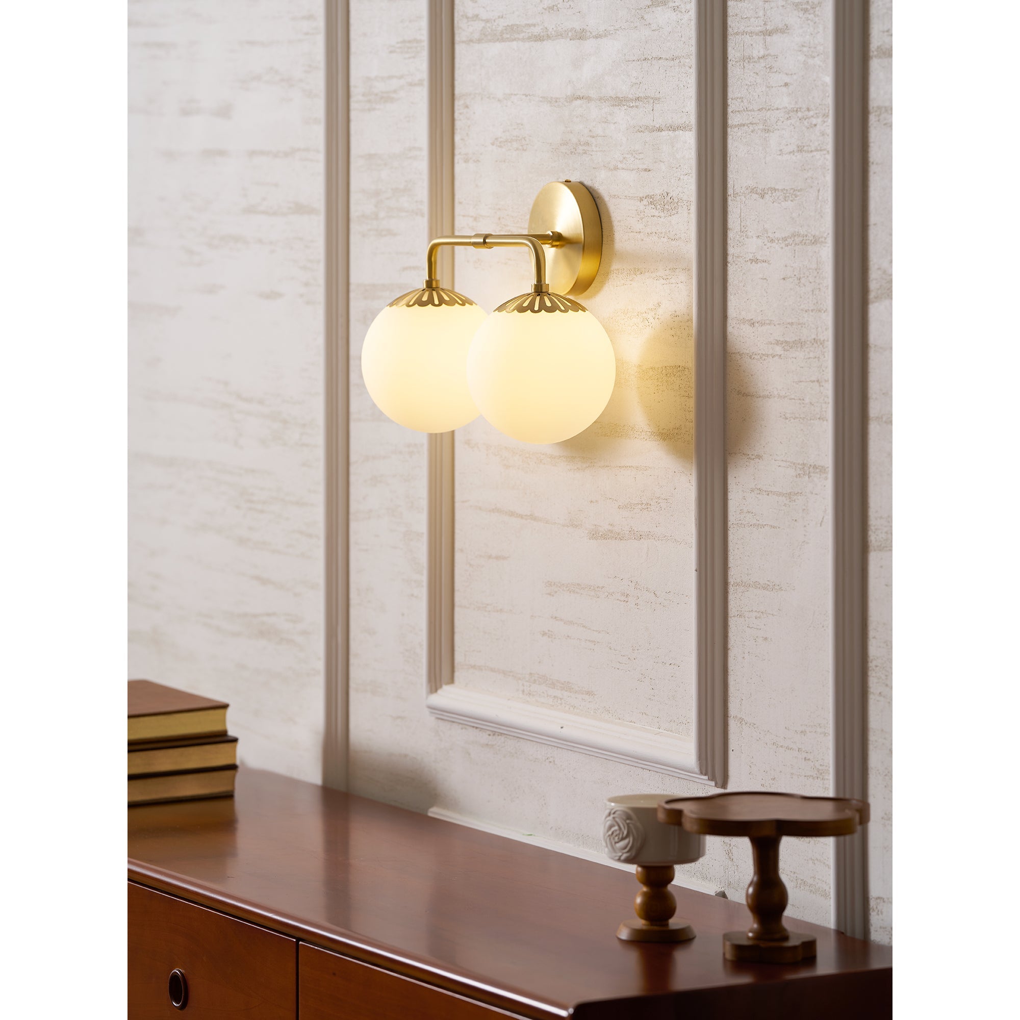 Alverello Globe Wall Light
