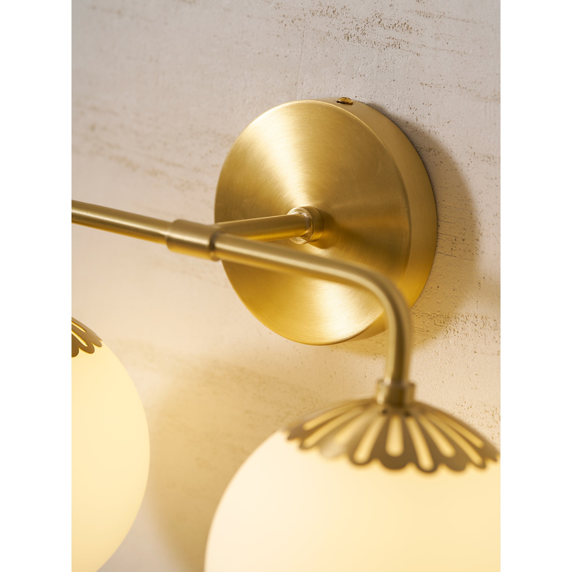 Alverello Globe Wall Light