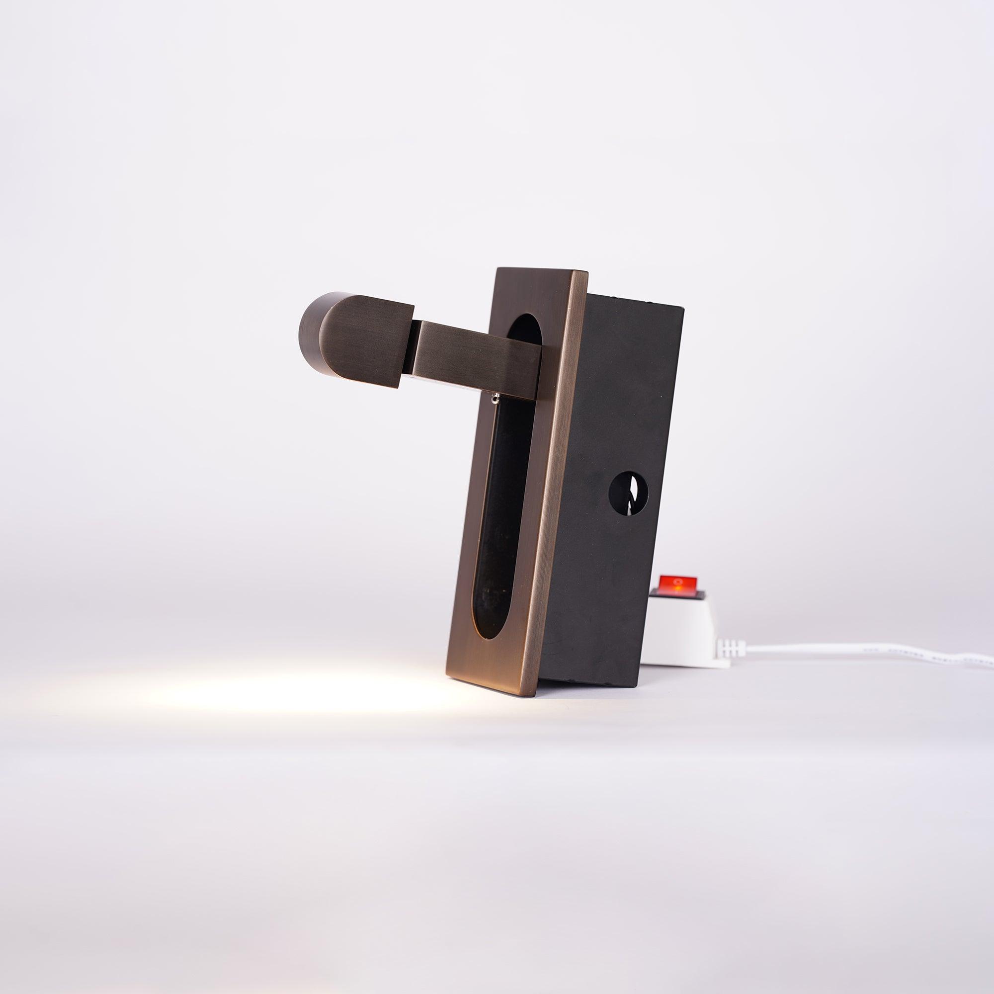 Octona Wall Light