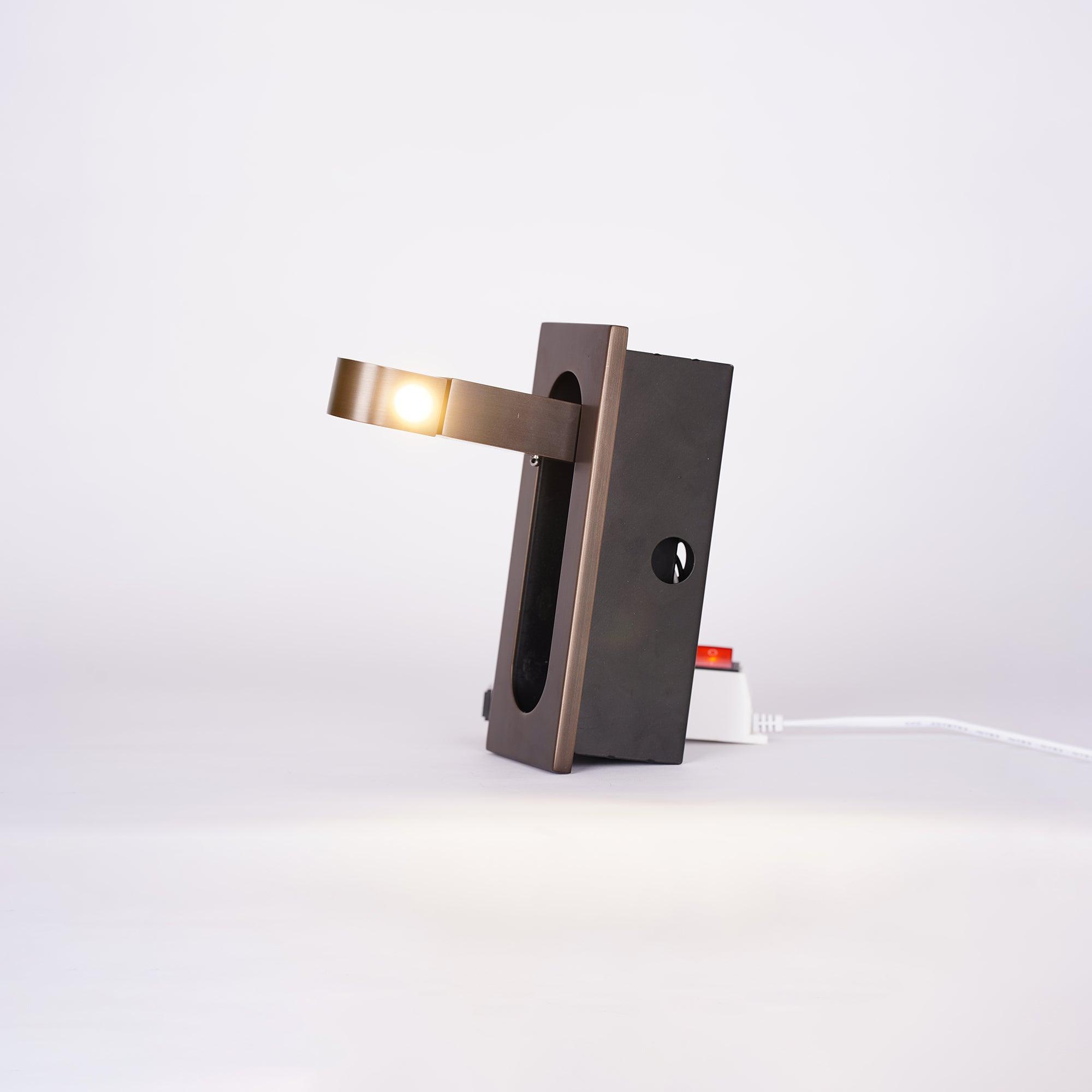 Octona Wall Light
