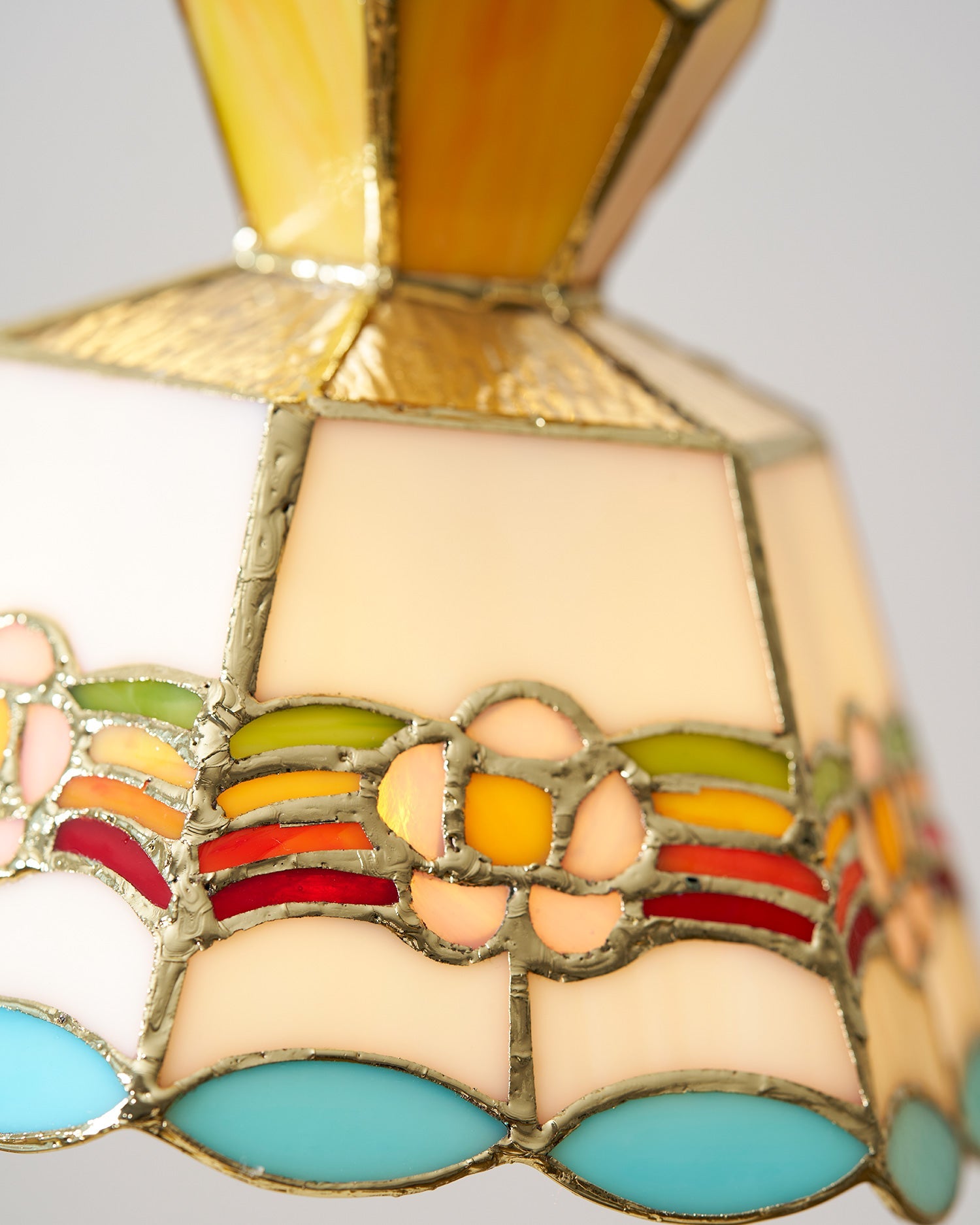 Deliressa Tiffany Pendant Light