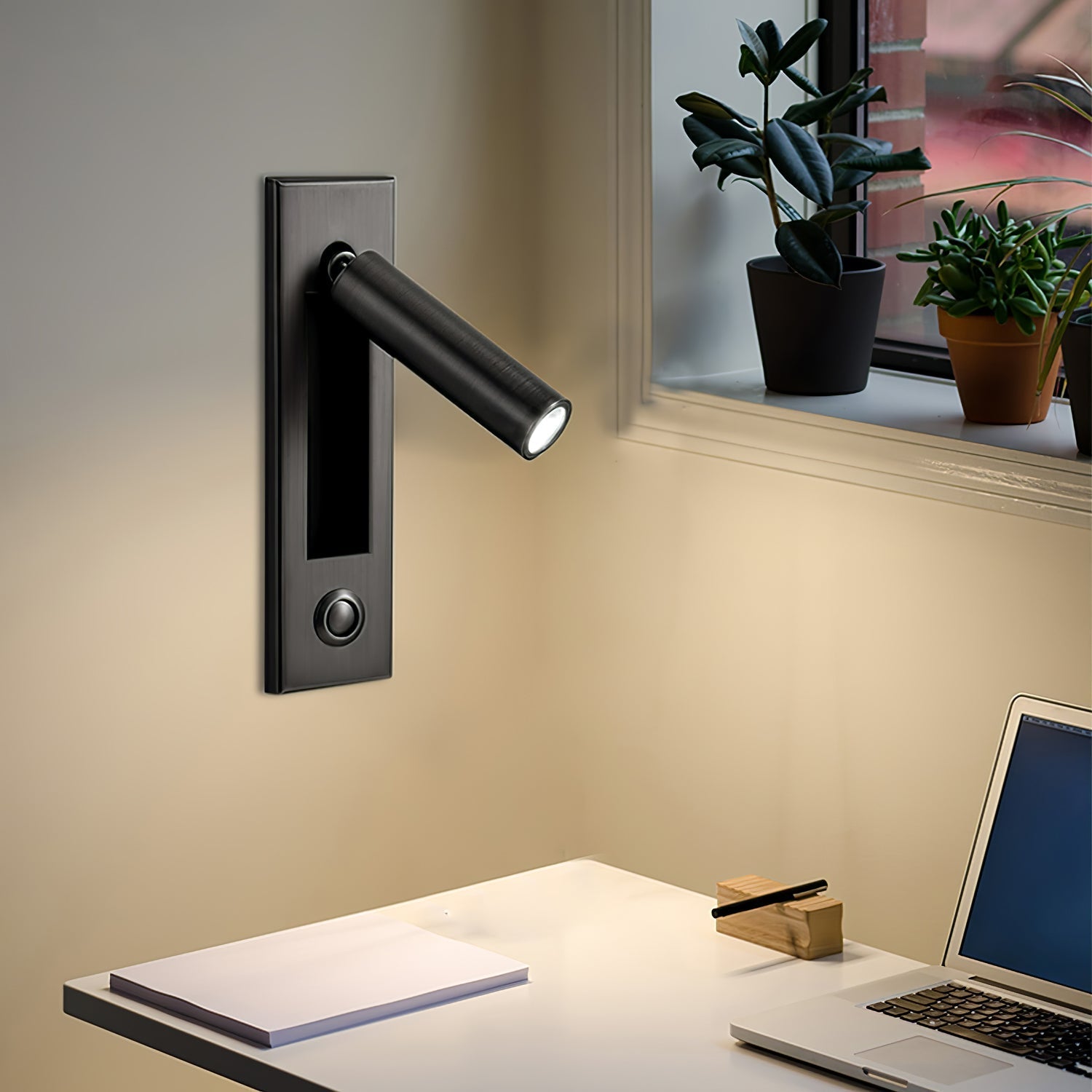 Losnek Wall Light