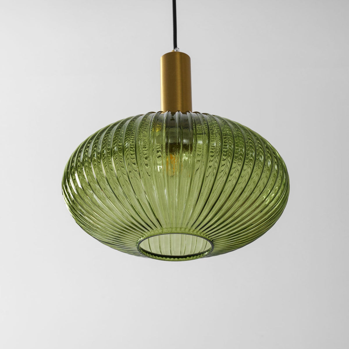Vamelo Fluted Pendant Light