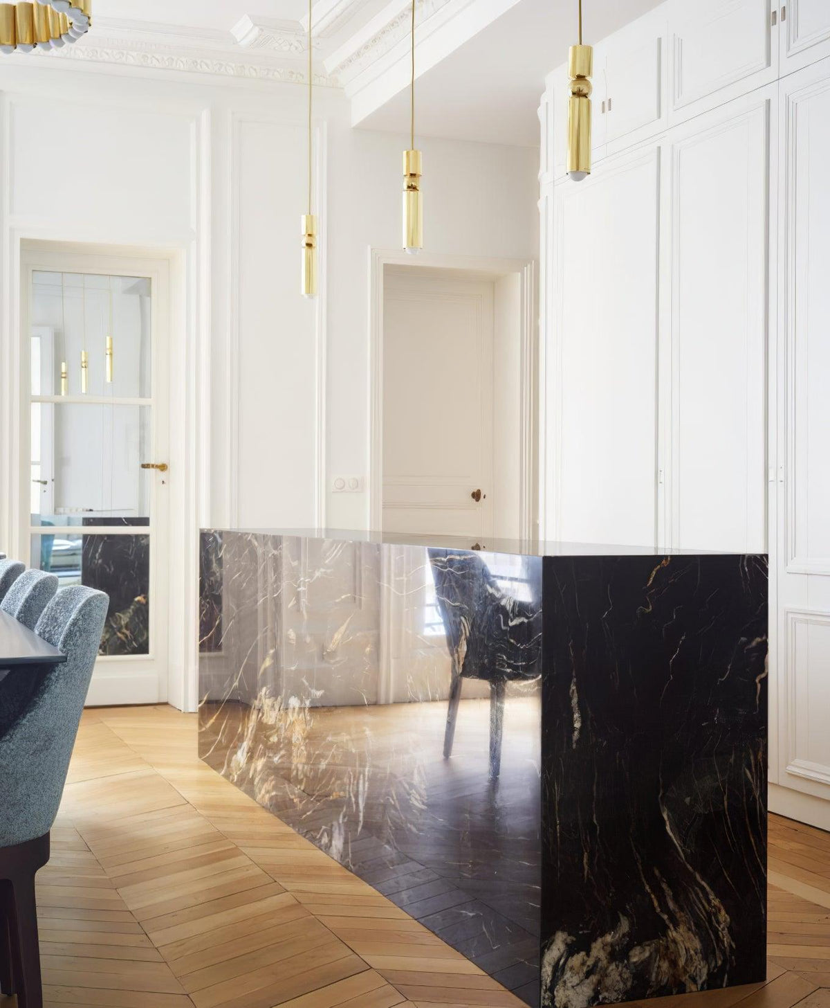 Feseno Tube Pendant Light