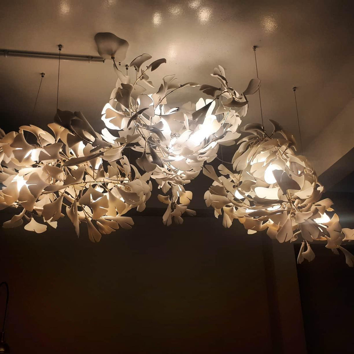 Porcelain Gingko Chandelier – detail 34