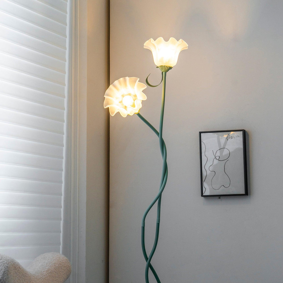 Lavelora Floral Floor Lamp