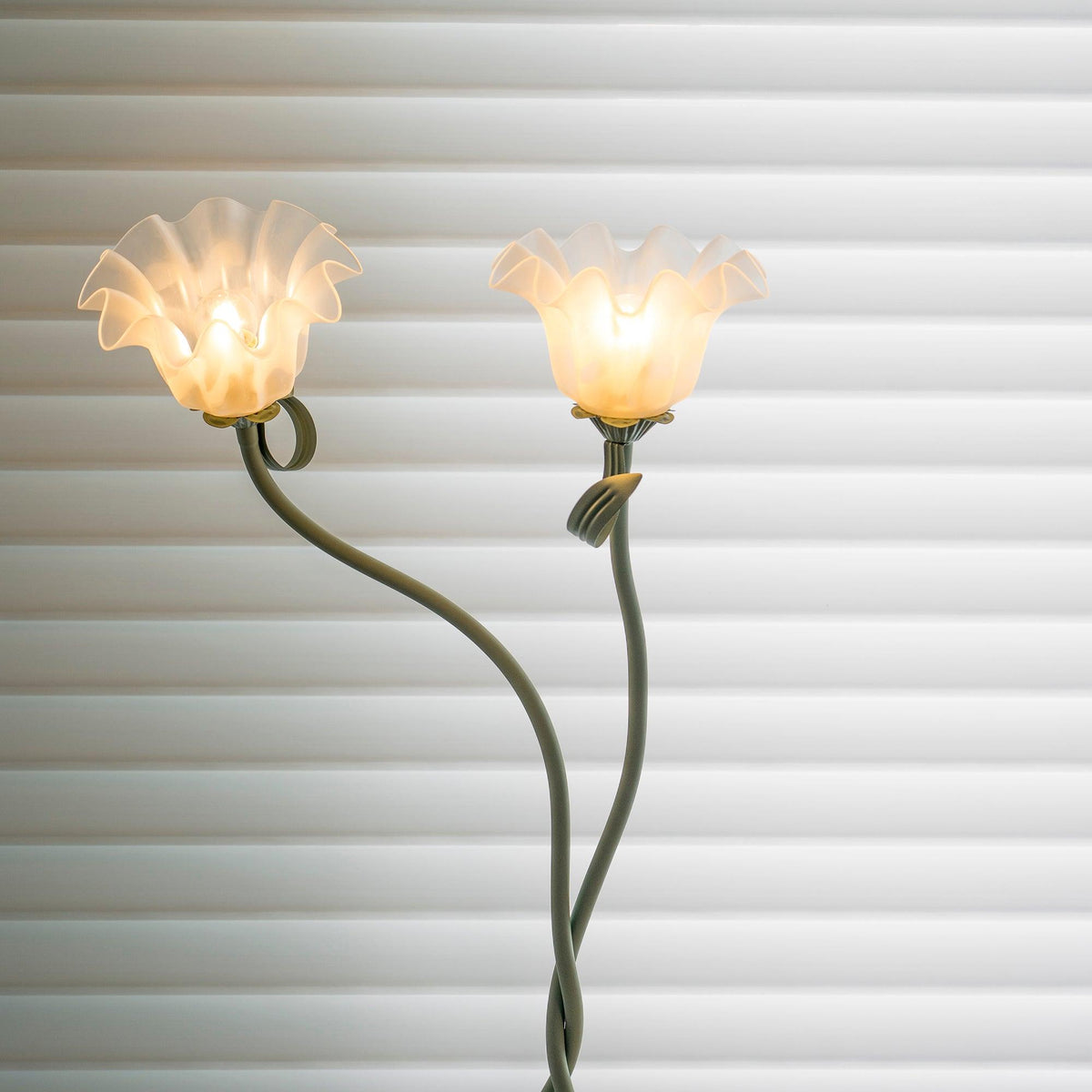 Lavelora Floral Floor Lamp