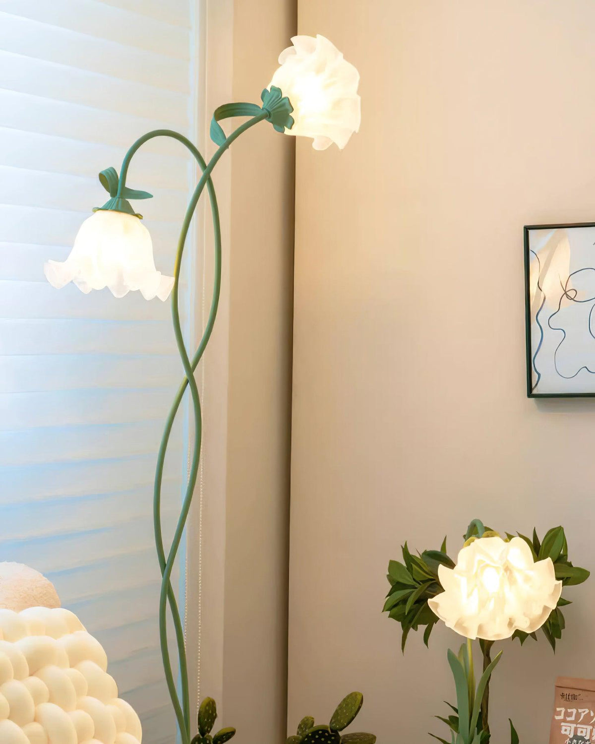 Lavelora Floral Floor Lamp