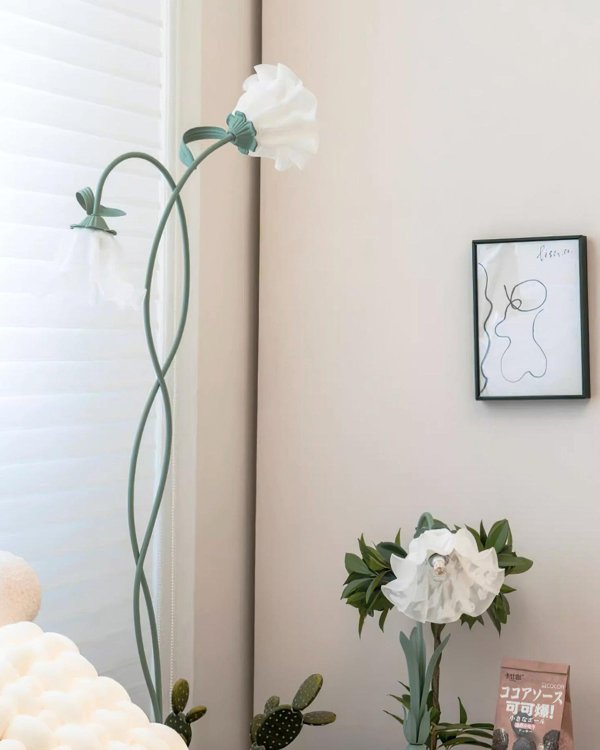 Lavelora Floral Floor Lamp