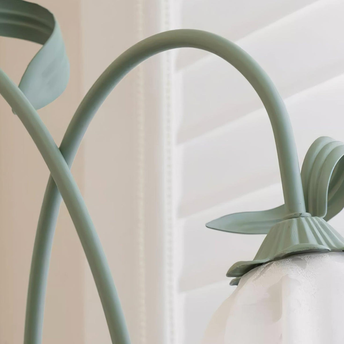 Lavelora Floral Floor Lamp