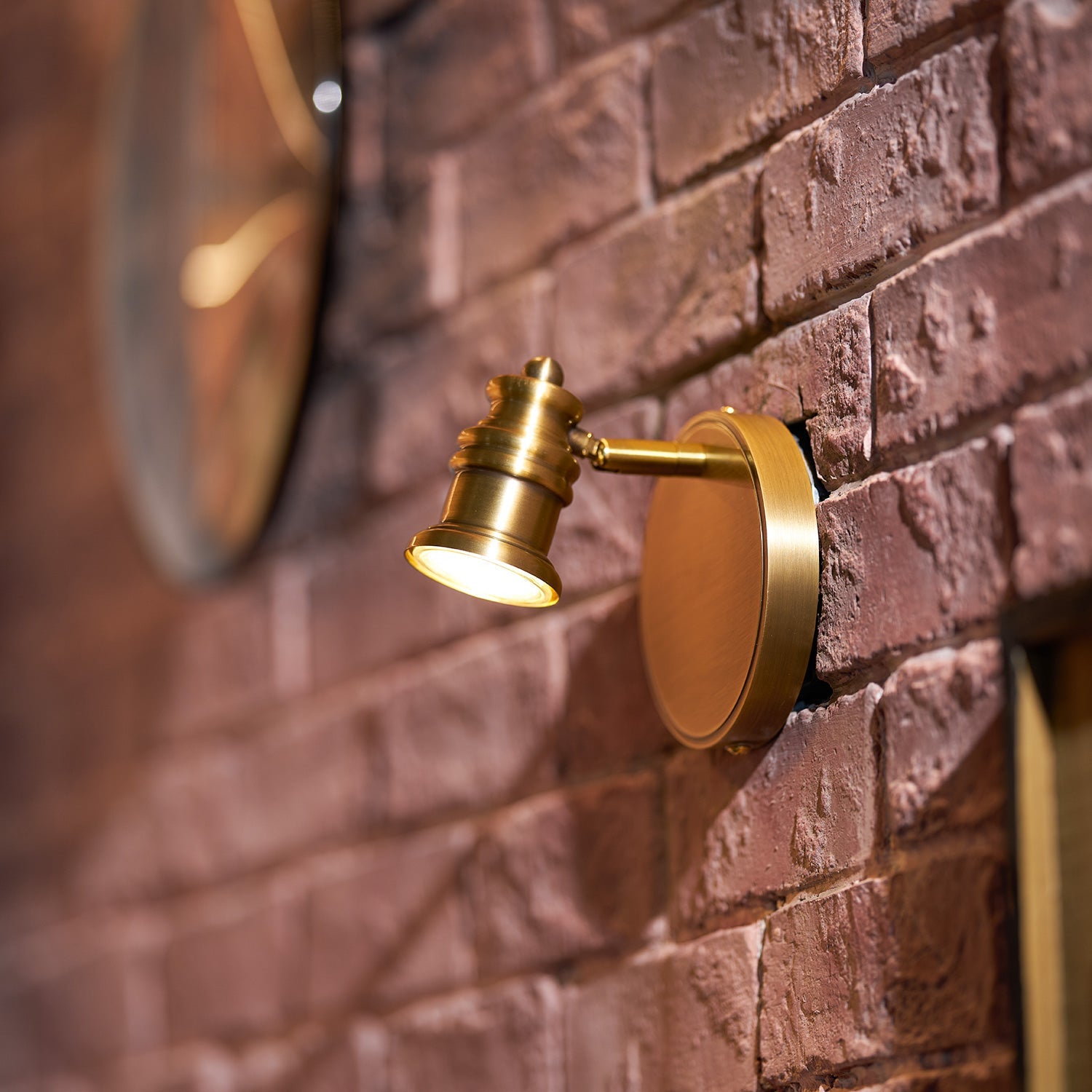 Sarroc Linear Wall Light