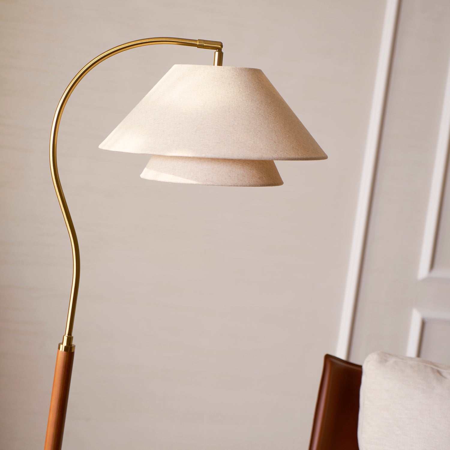 Alvinor Sculptural Floor Lamp