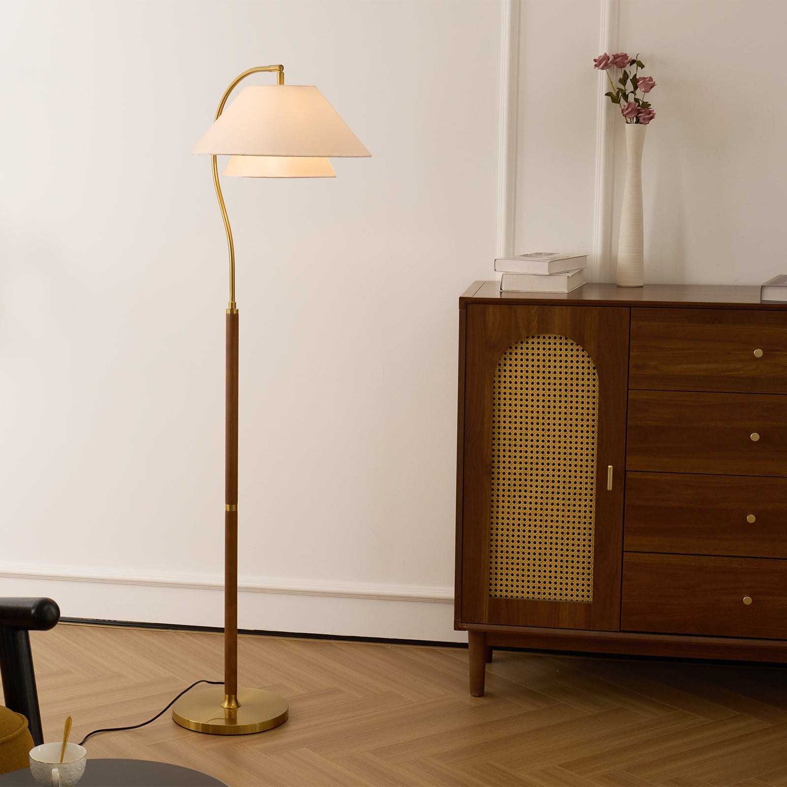 Alvinor Sculptural Floor Lamp