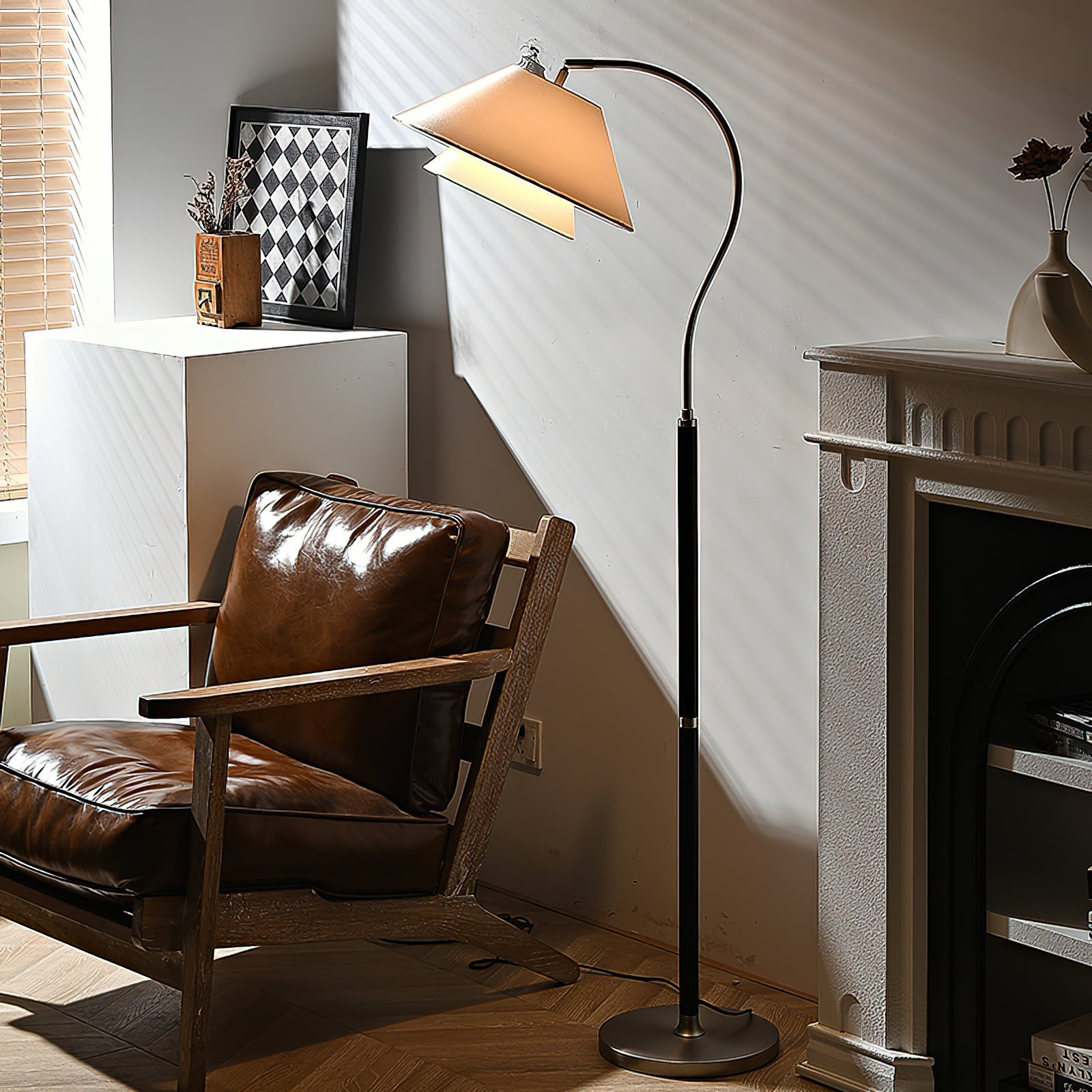Alvinor Sculptural Floor Lamp