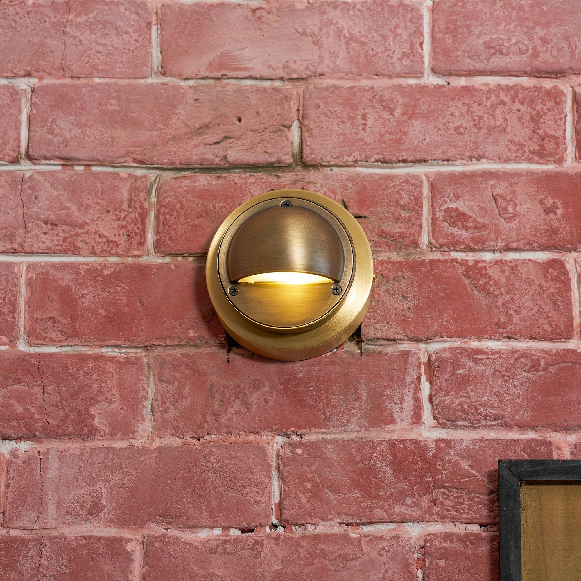Bazorlian Outdoor Wall Light