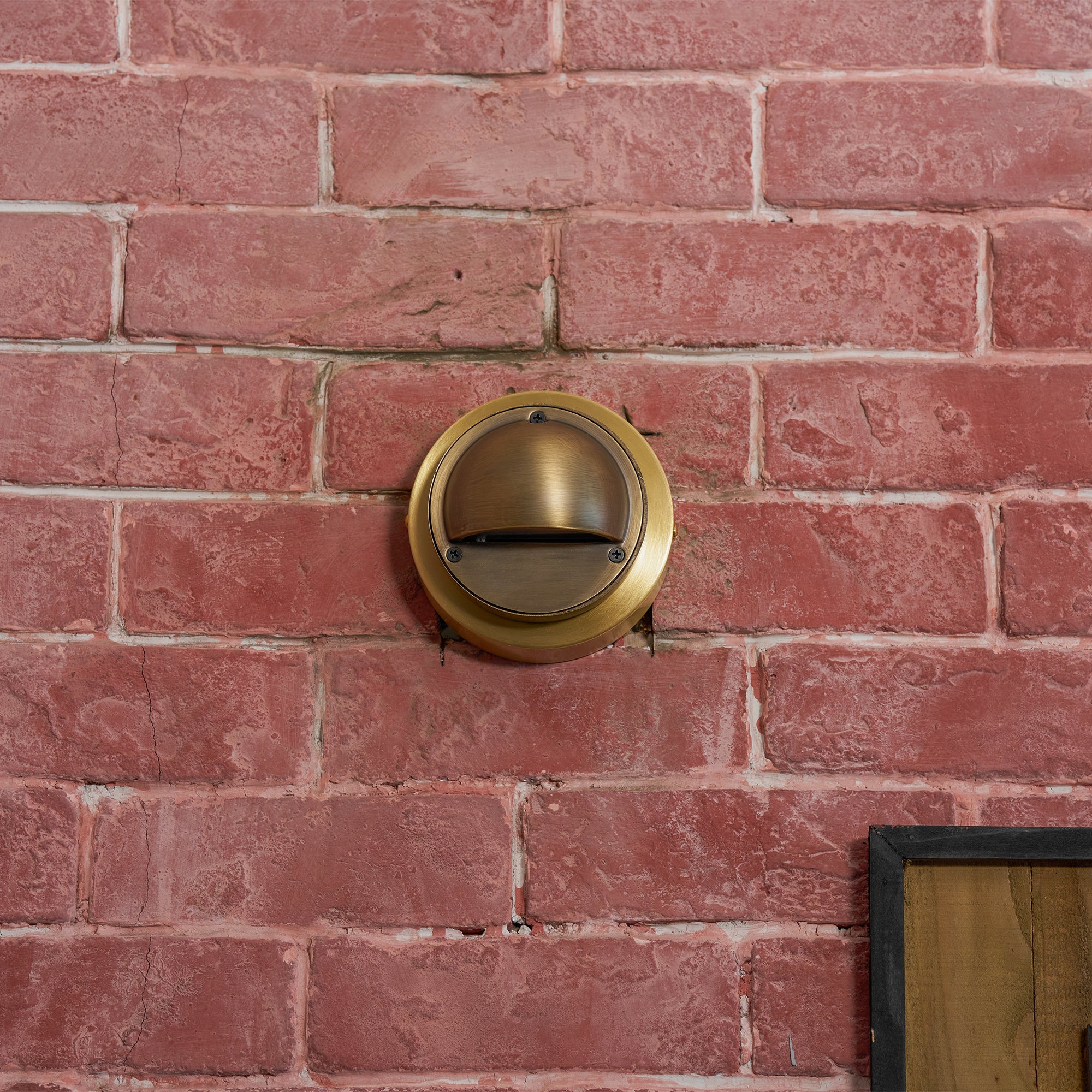 Bazorlian Outdoor Wall Light