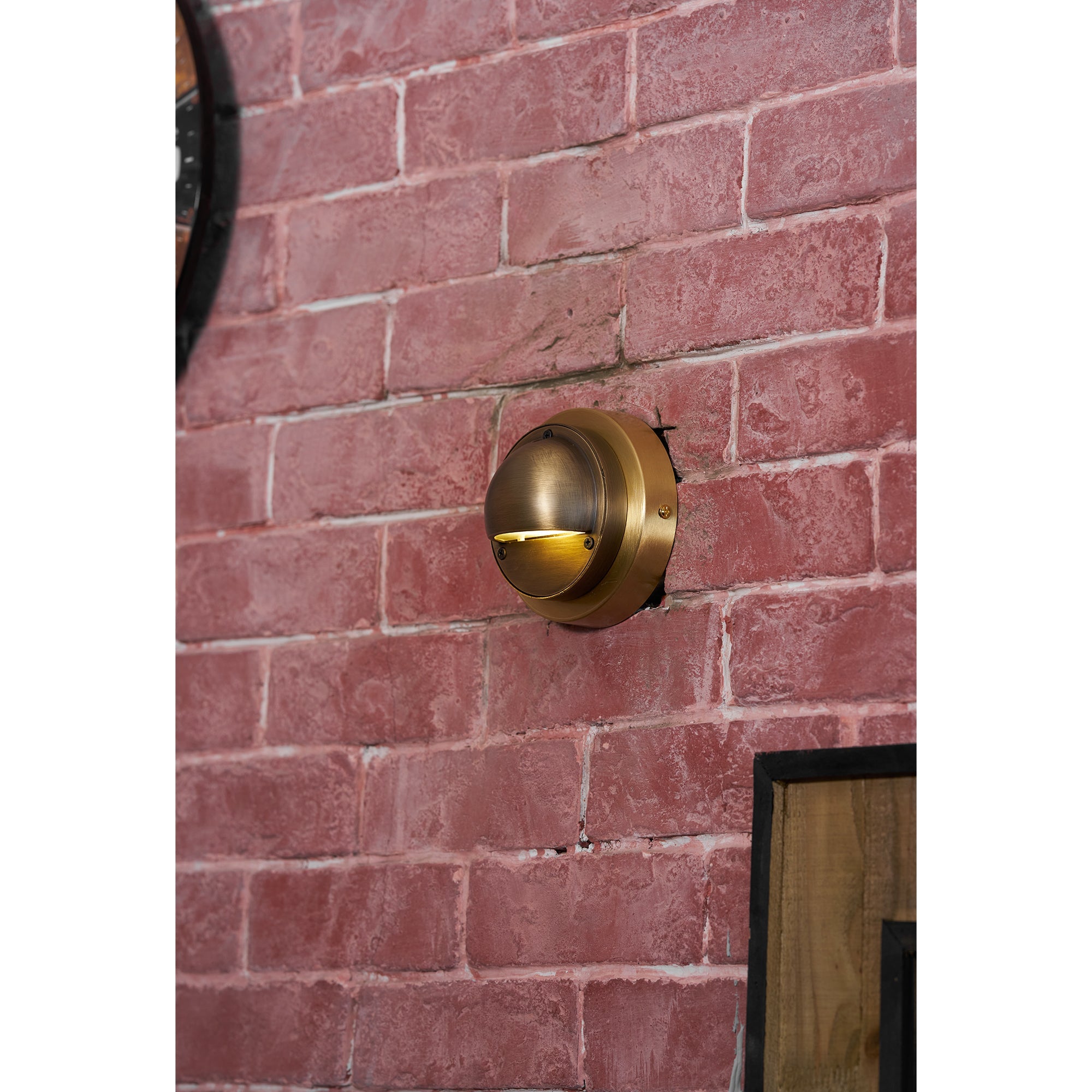 Bazorlian Outdoor Wall Light