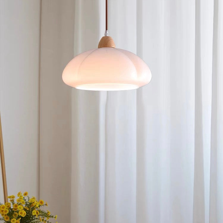 Ommy Pumpkin Pendant Light