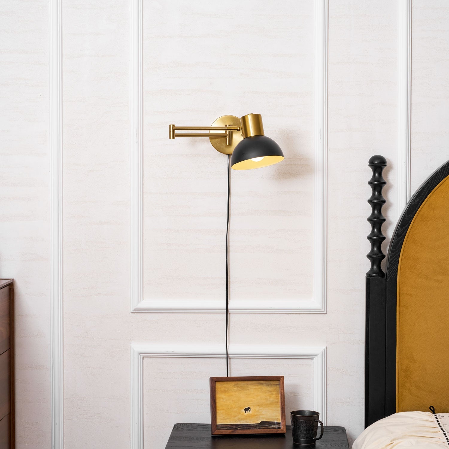 Belonix Adjustable Wall Light