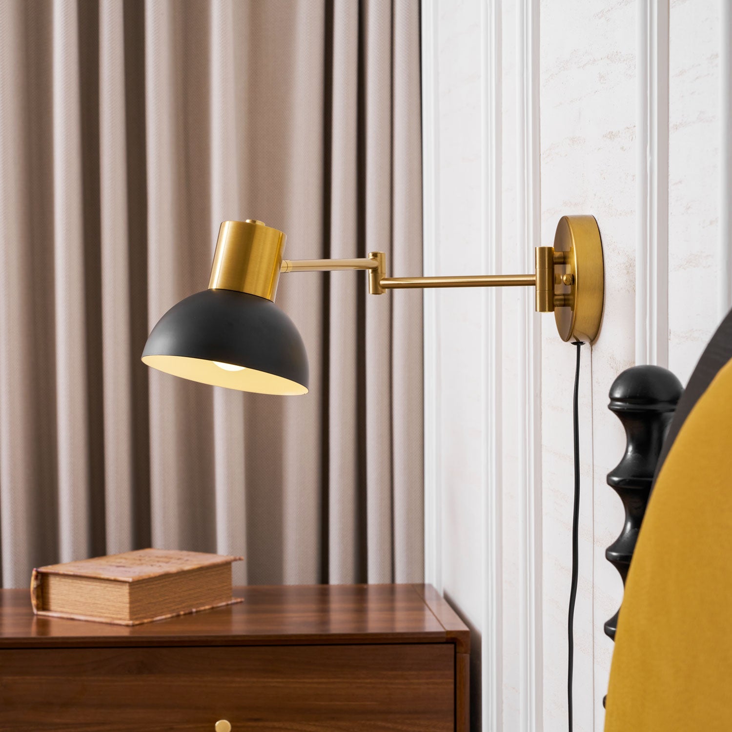 Belonix Adjustable Wall Light