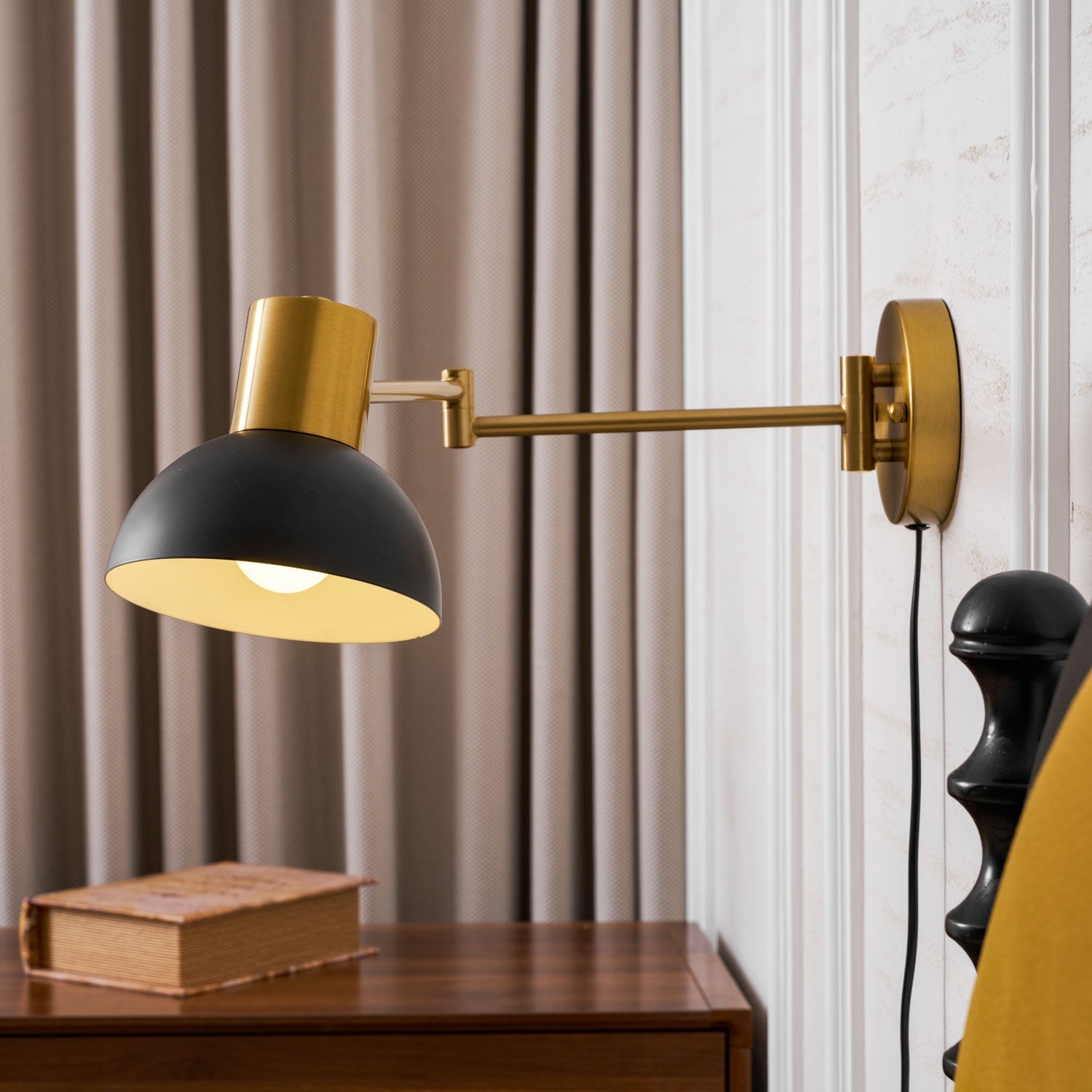 Belonix Adjustable Wall Light