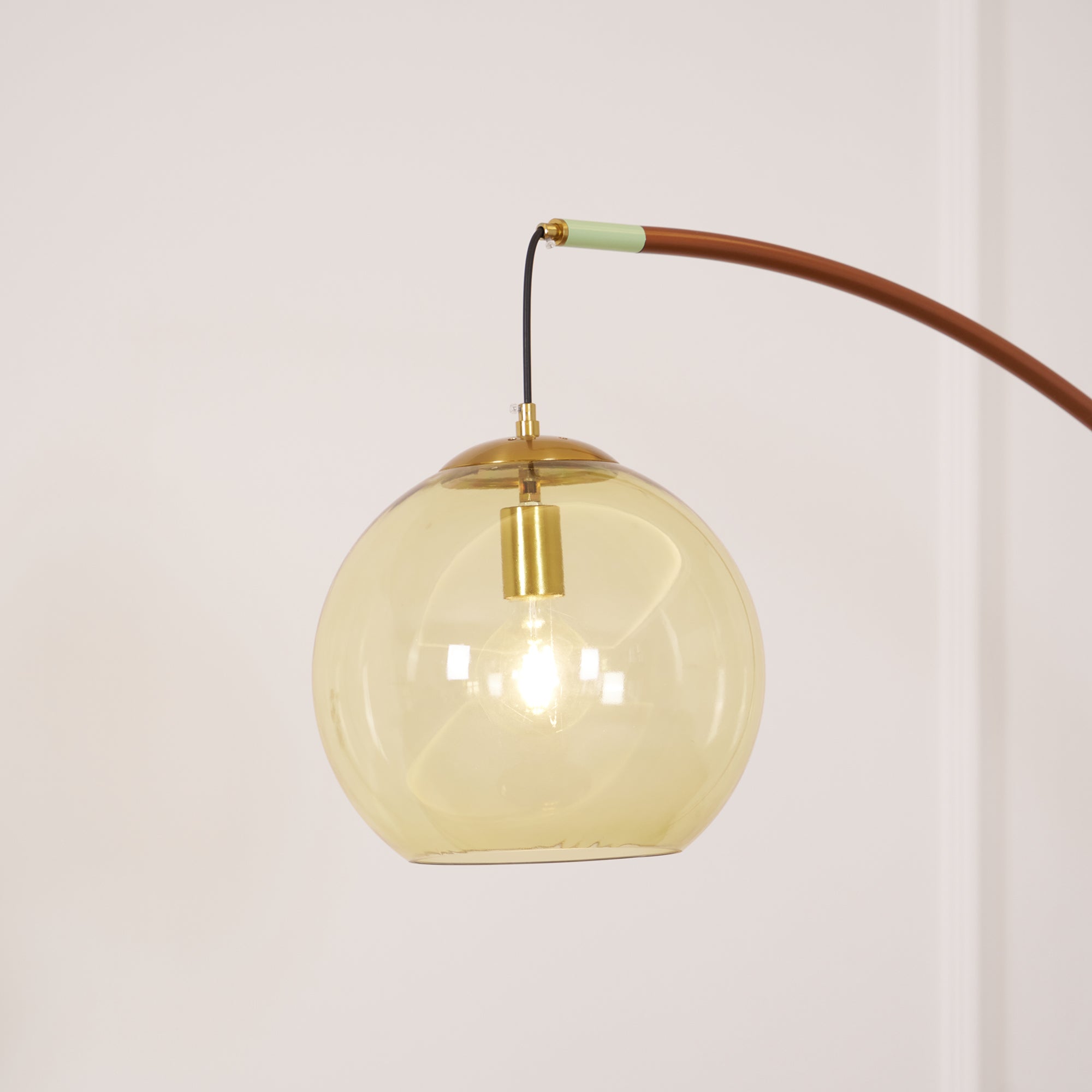 Oseltra Arc Floor Lamp