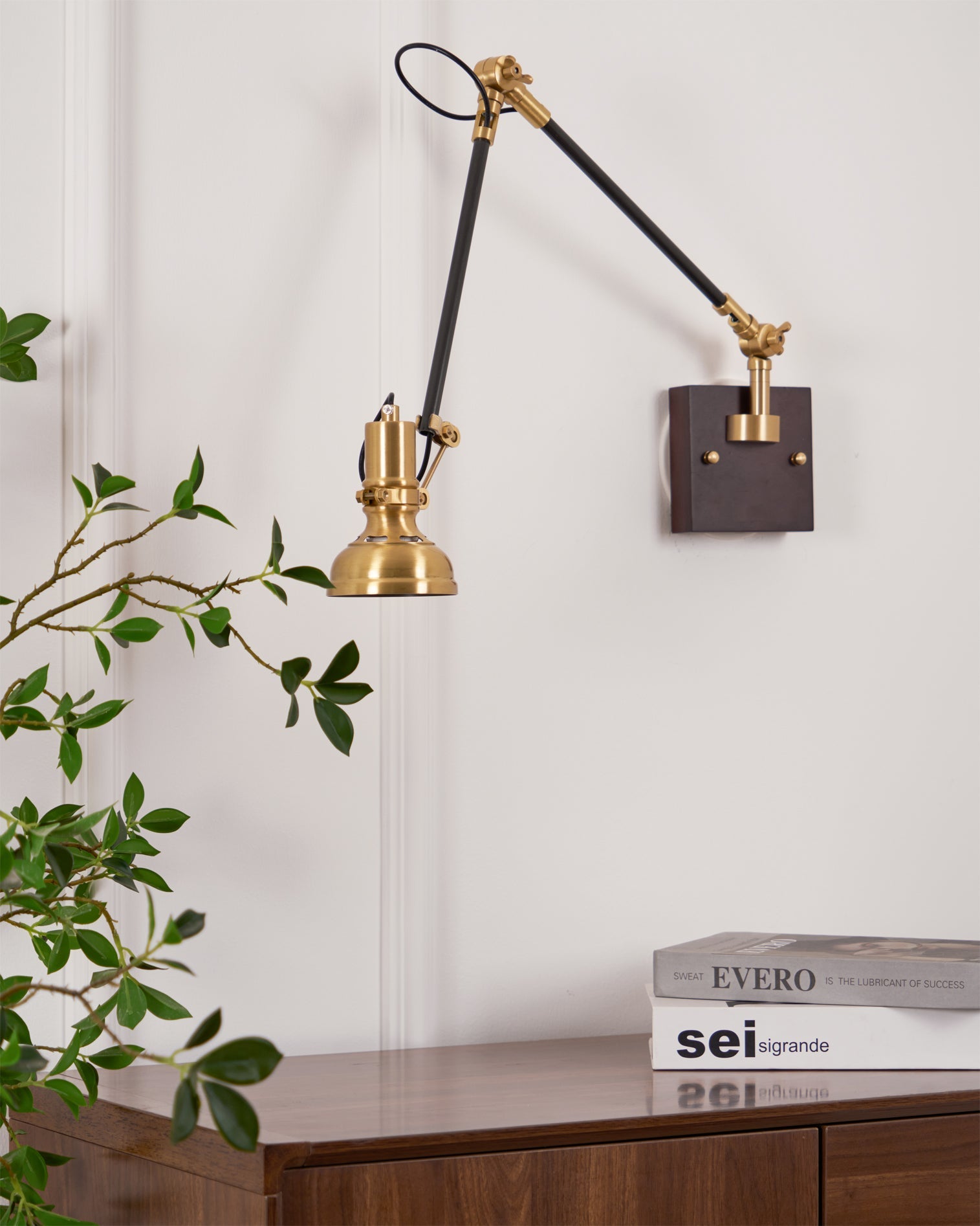 Lacavor Swing Arm Wall Light