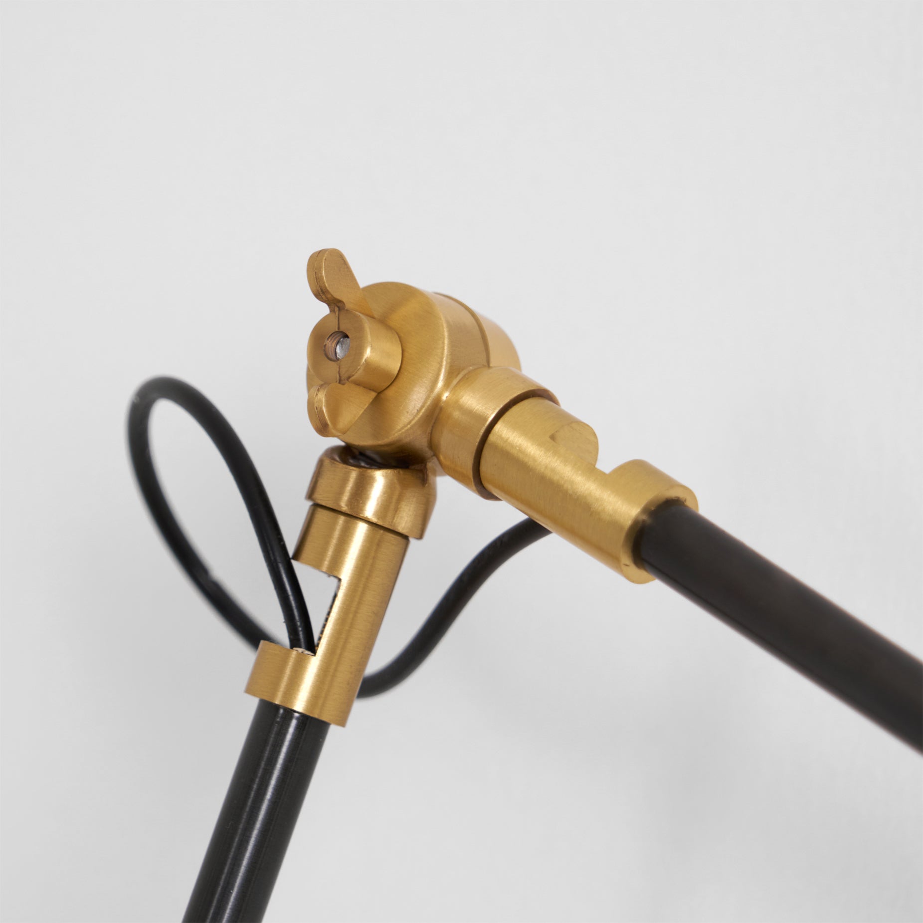 Lacavor Swing Arm Wall Light
