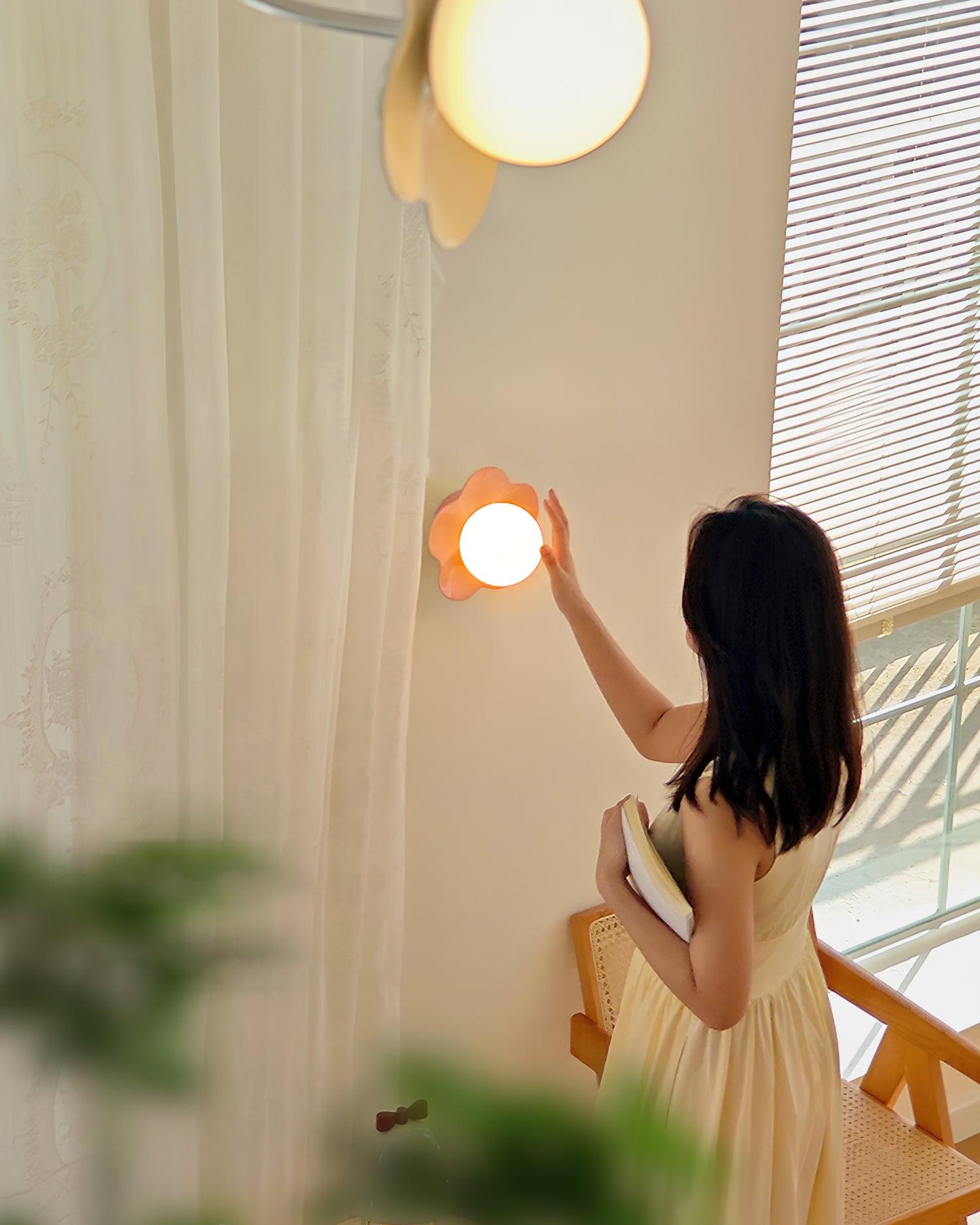 Loyaze Flower Wall Light
