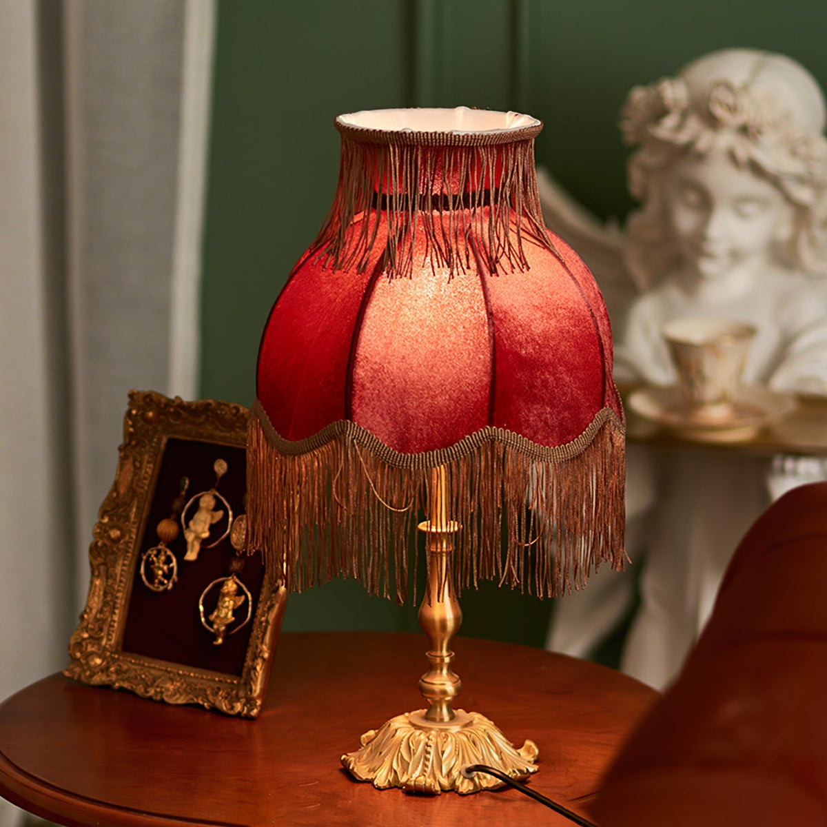 Iruranol Table Lamp