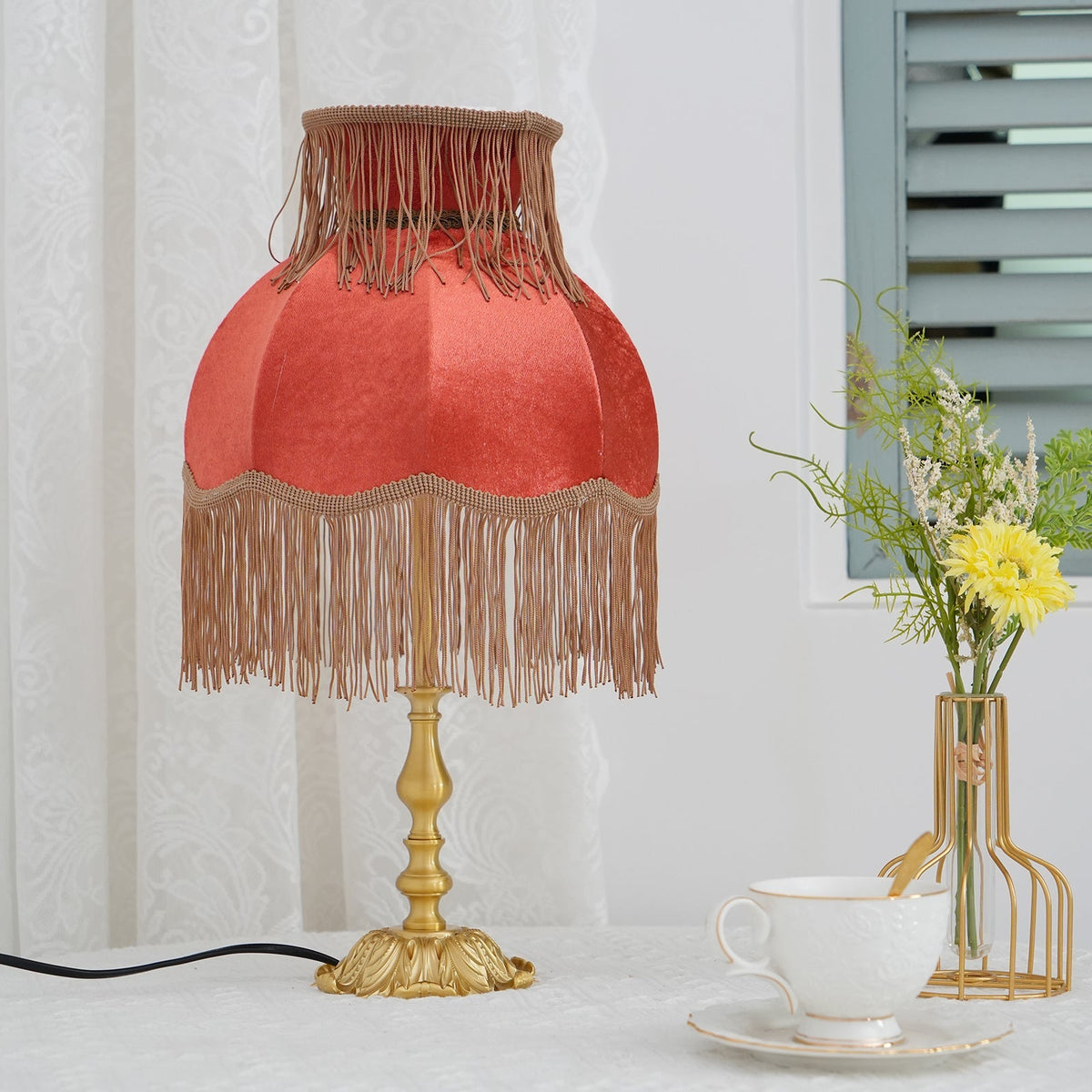 Iruranol Table Lamp