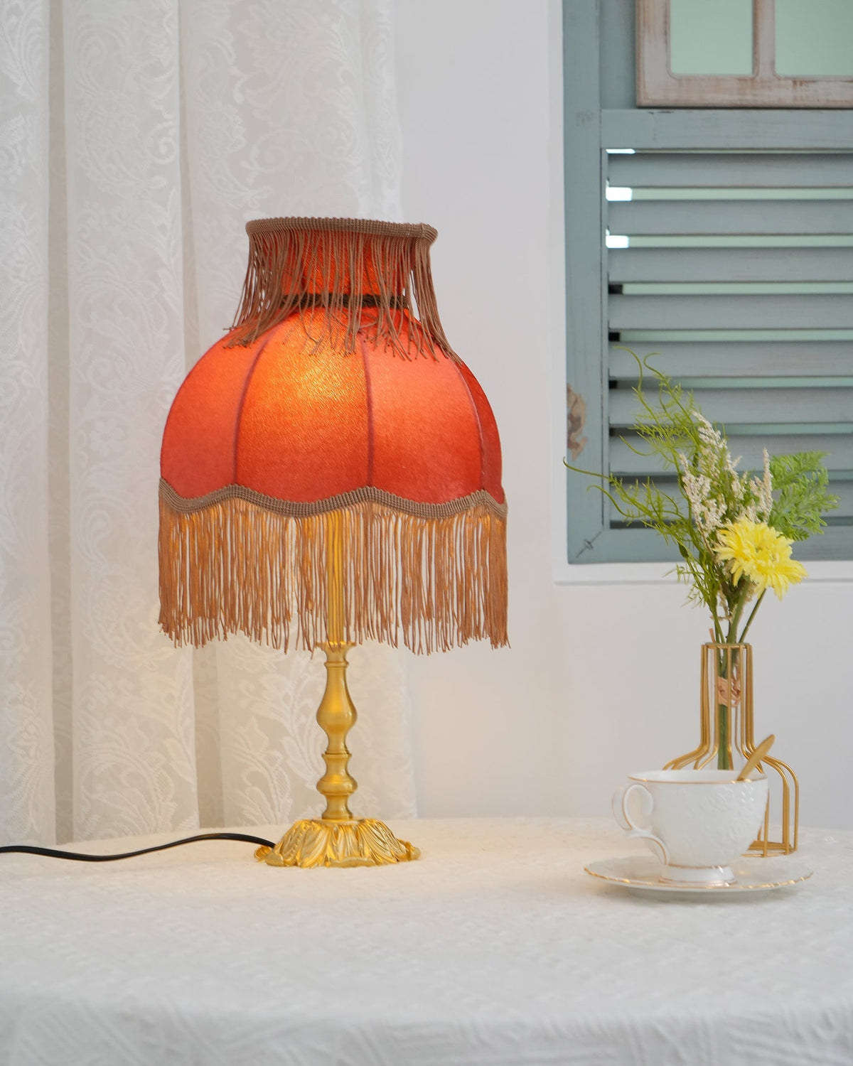 Iruranol Table Lamp