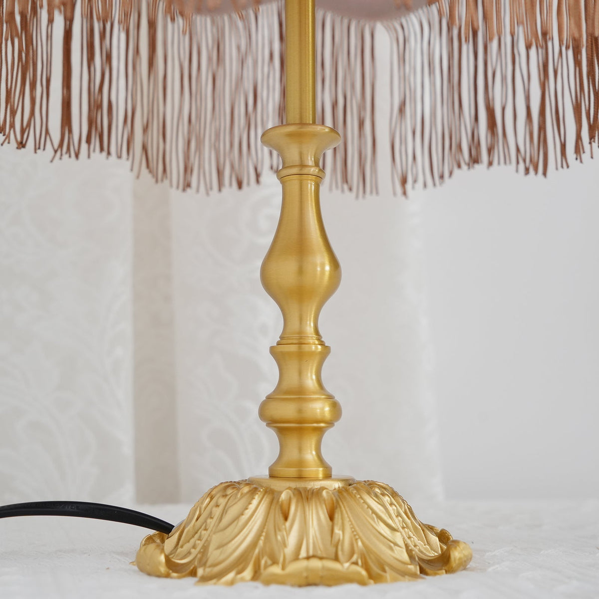 Iruranol Table Lamp